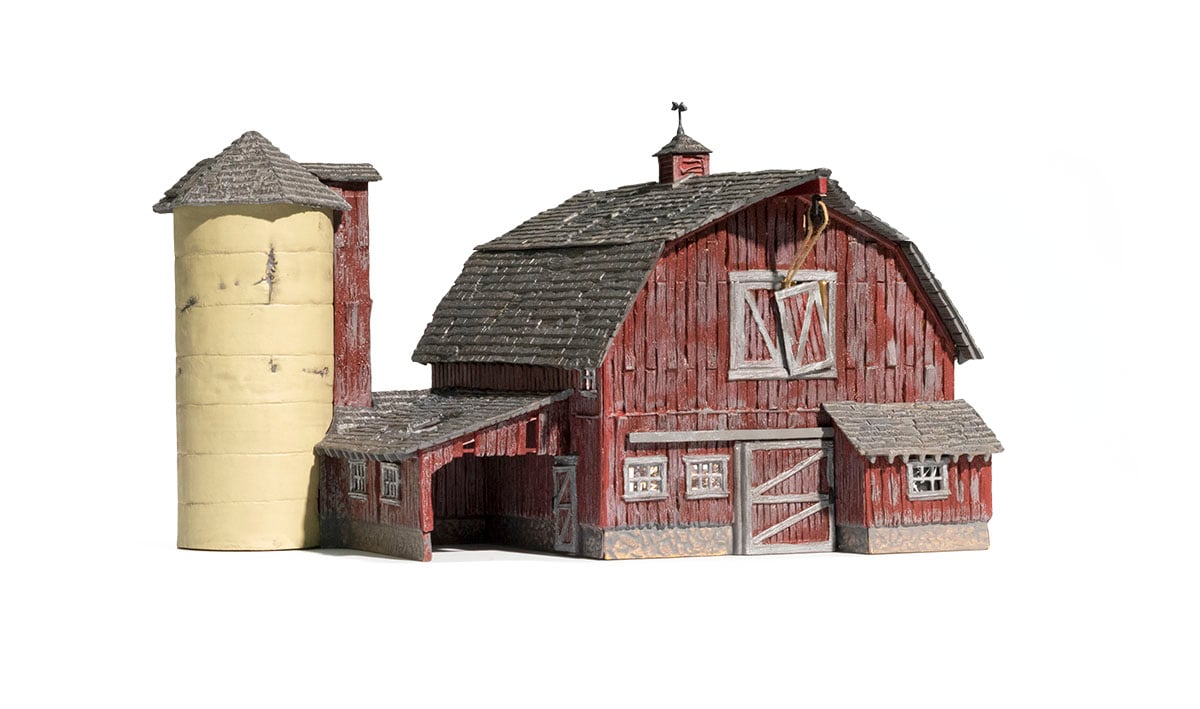 Woodland Scenics BR5038 HO Scale Old Weathered Barn