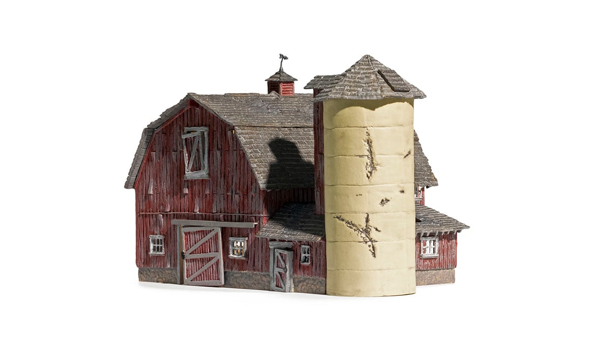 Woodland Scenics BR5038 HO Scale Old Weathered Barn