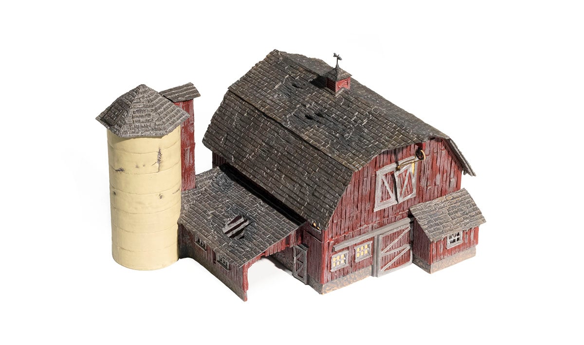 Woodland Scenics BR5038 HO Scale Old Weathered Barn