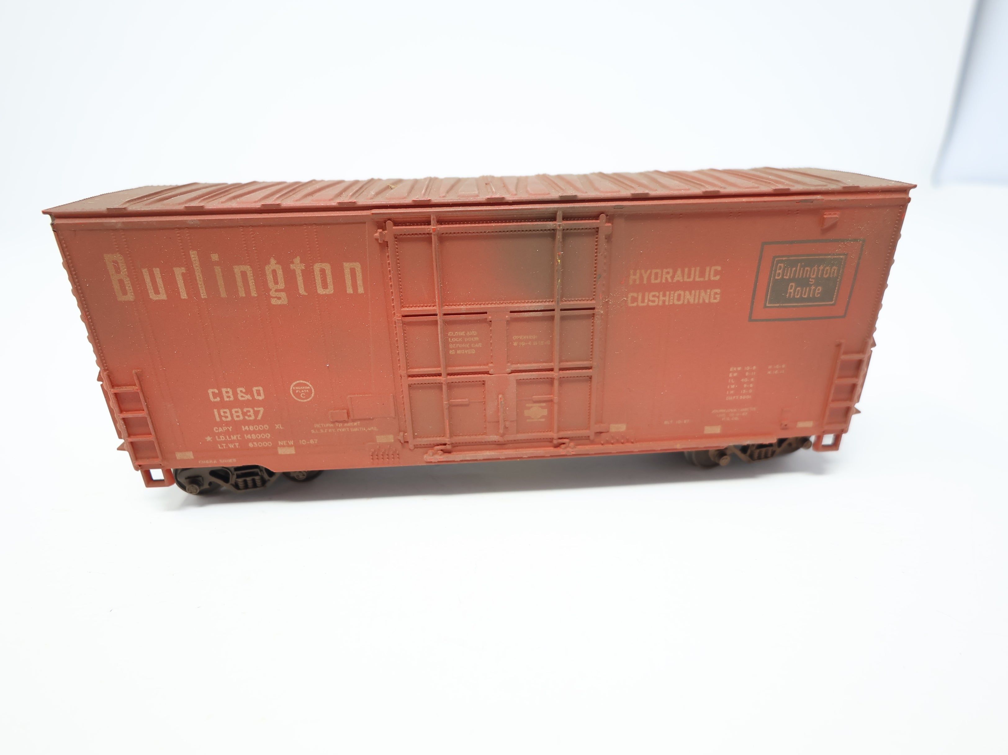 USED Athearn HO Scale 40' Hi Cube Box Car Burlington CB&Q #19837 Weathered