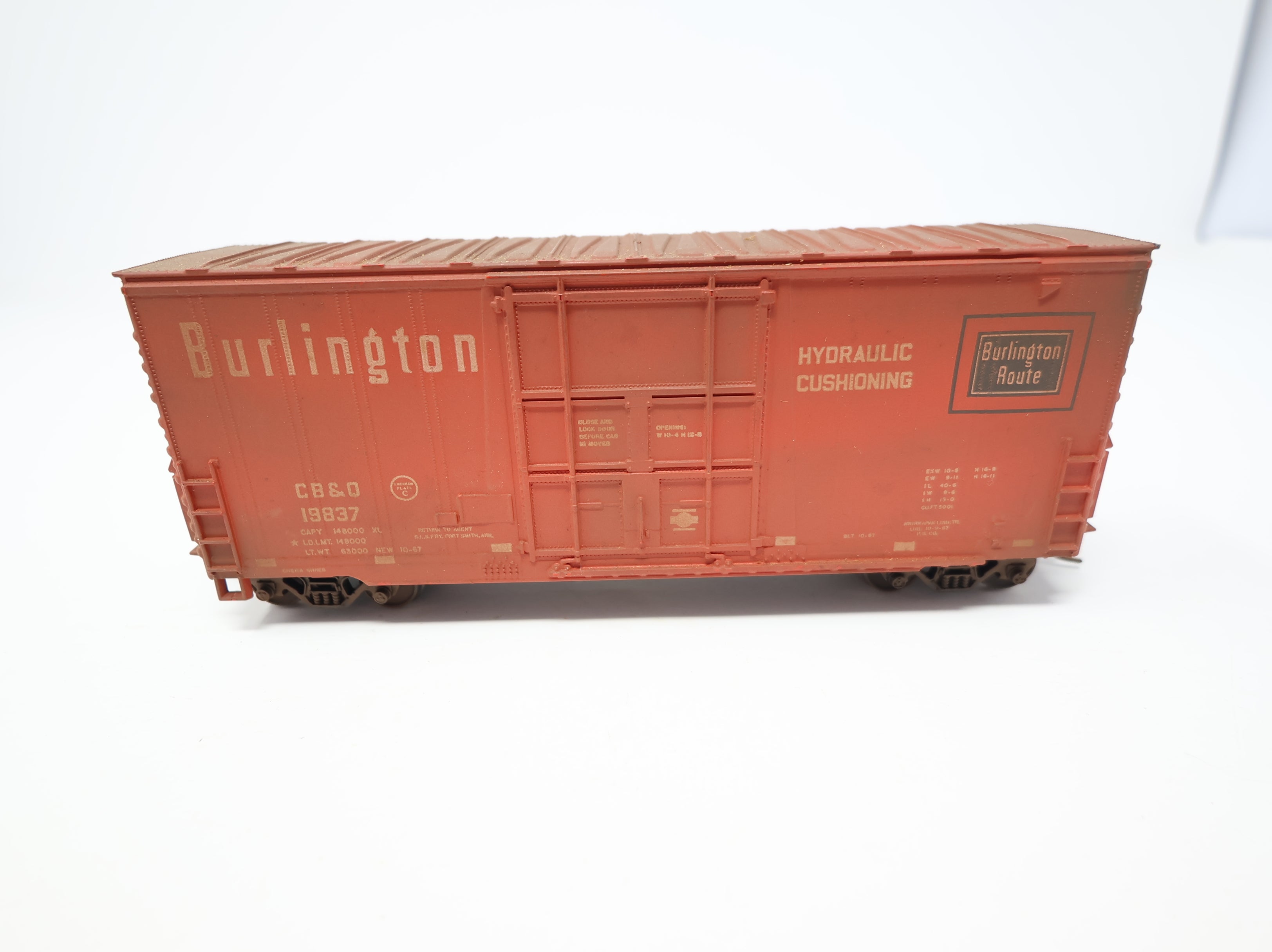 USED Athearn HO Scale 40' Hi Cube Box Car Burlington CB&Q #19837 Weathered