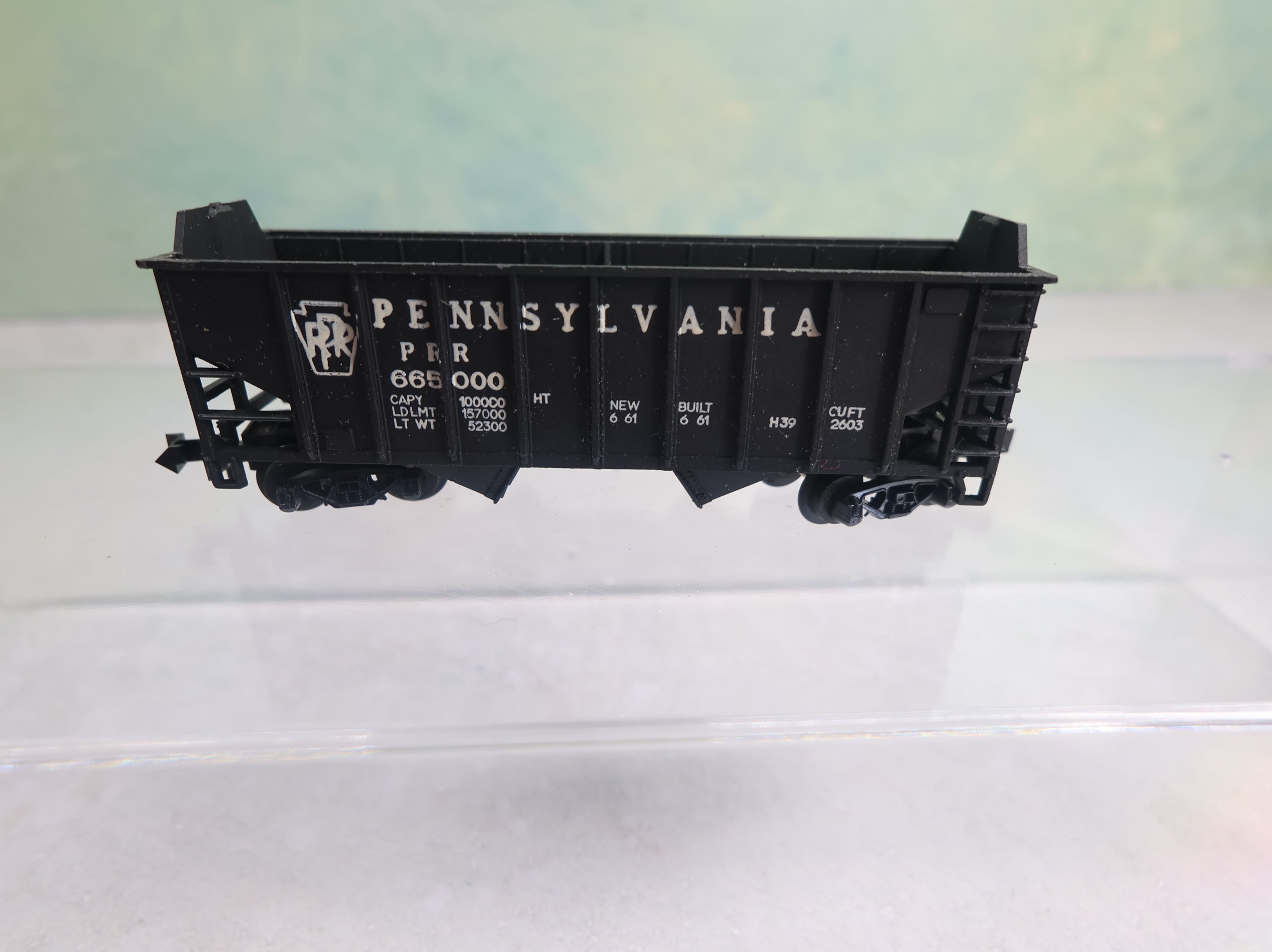 USED Atlas 2242 N Scale 2 Bay Open Hopper Pennsylvania PRR #665000