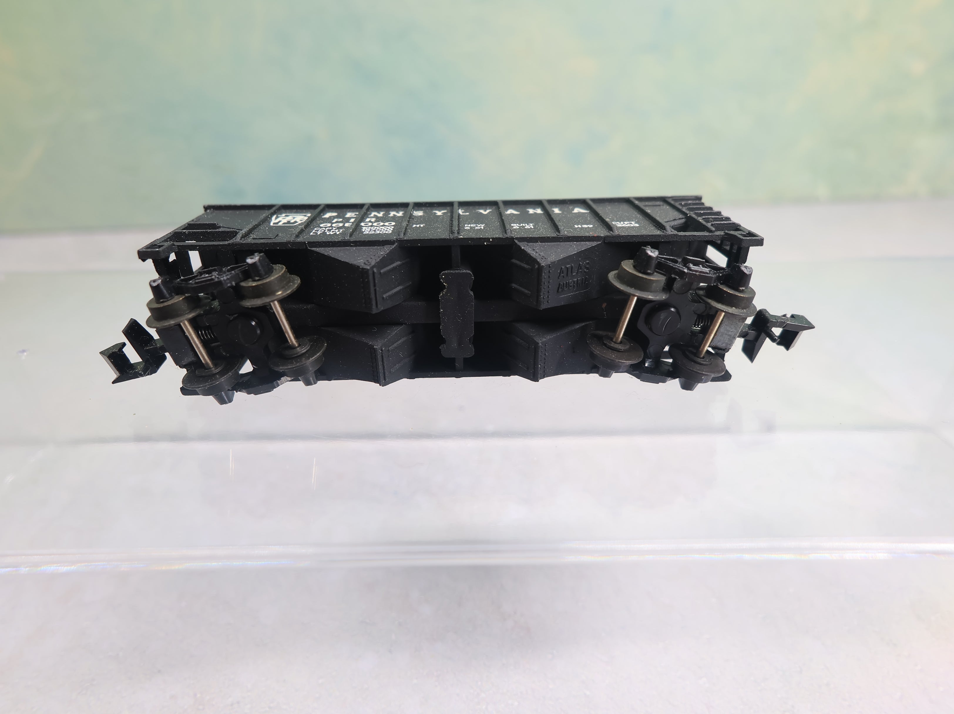 USED Atlas 2242 N Scale 2 Bay Open Hopper Pennsylvania PRR #665000