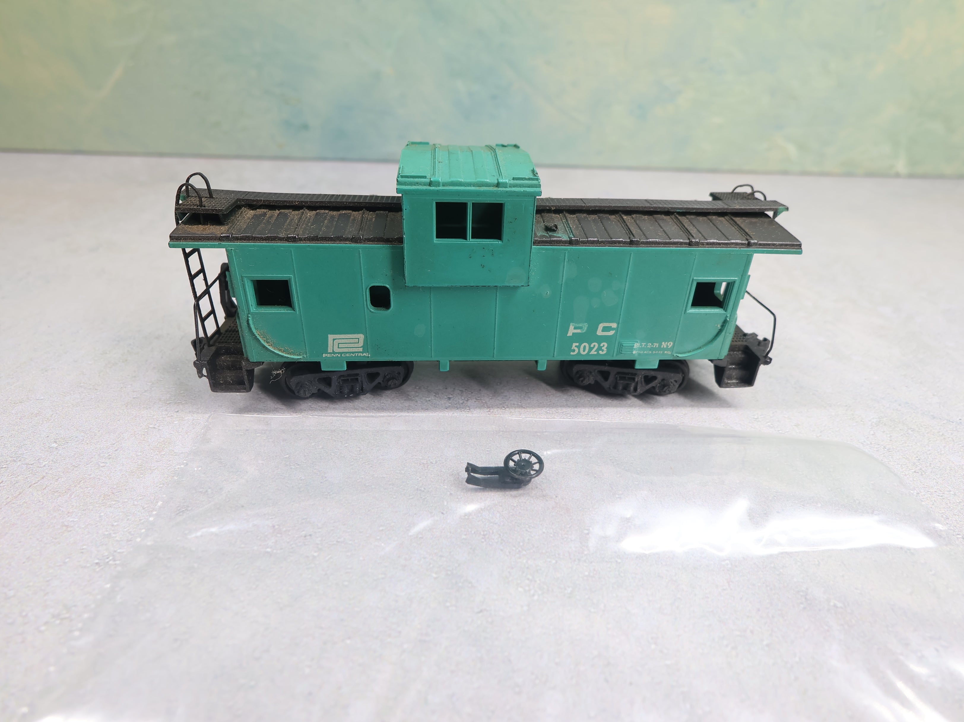 USED Athearn HO Scale Caboose Penn Central PC #5023