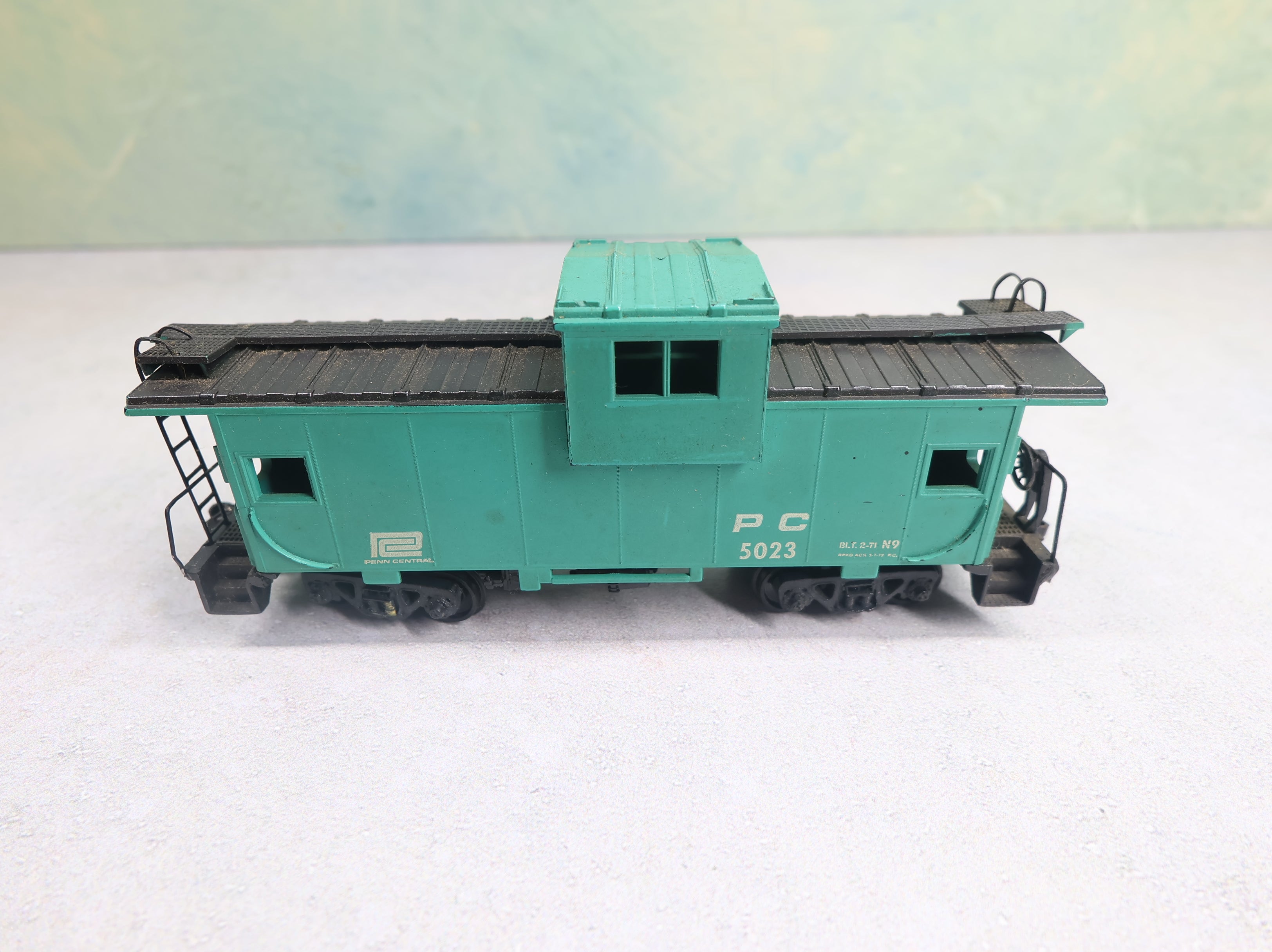 USED Athearn HO Scale Caboose Penn Central PC #5023