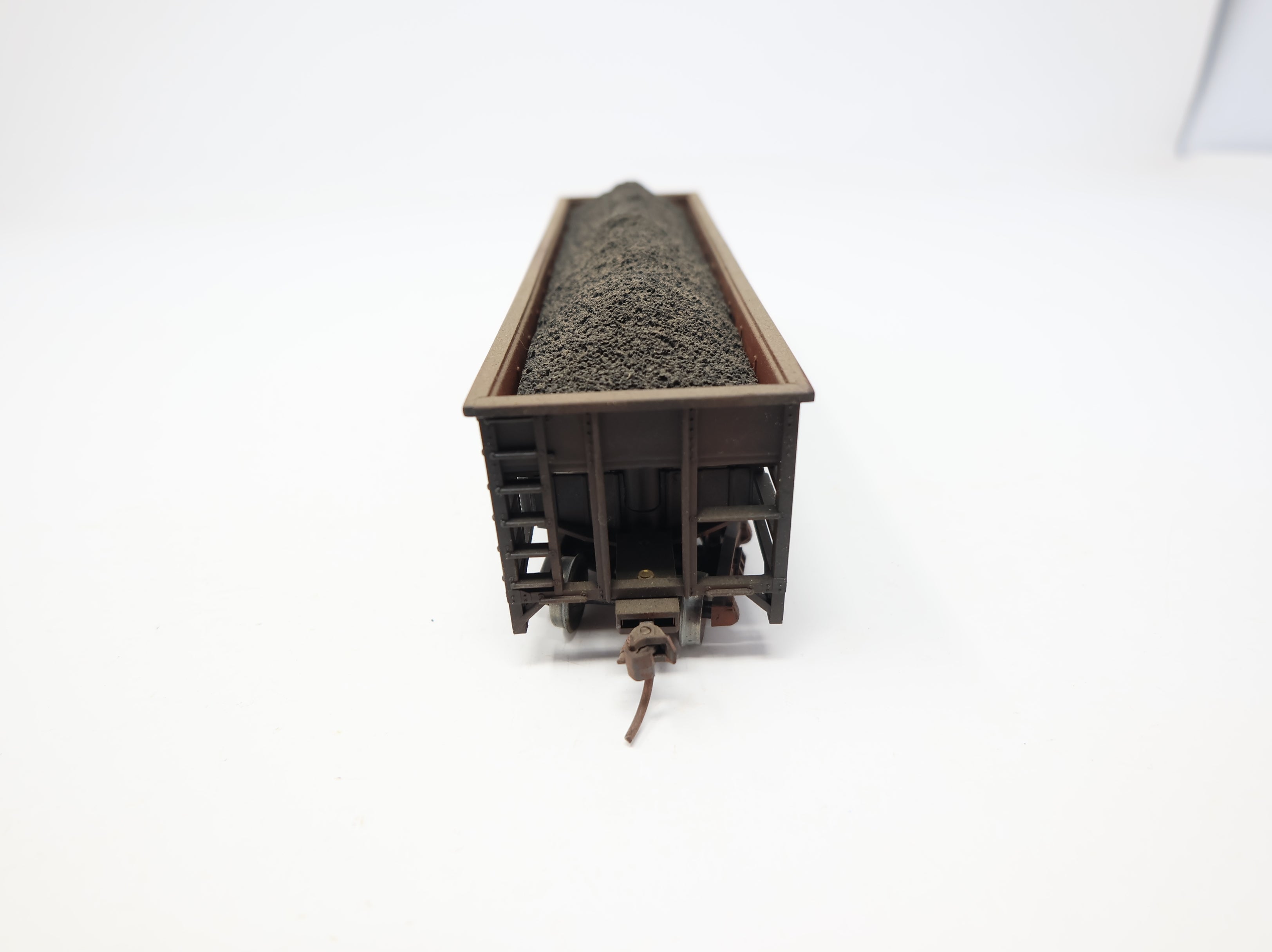 USED HO Scale 2 Bay Open Hopper Delaware and Hudson DH #6295 Weathered w/ Coal Load