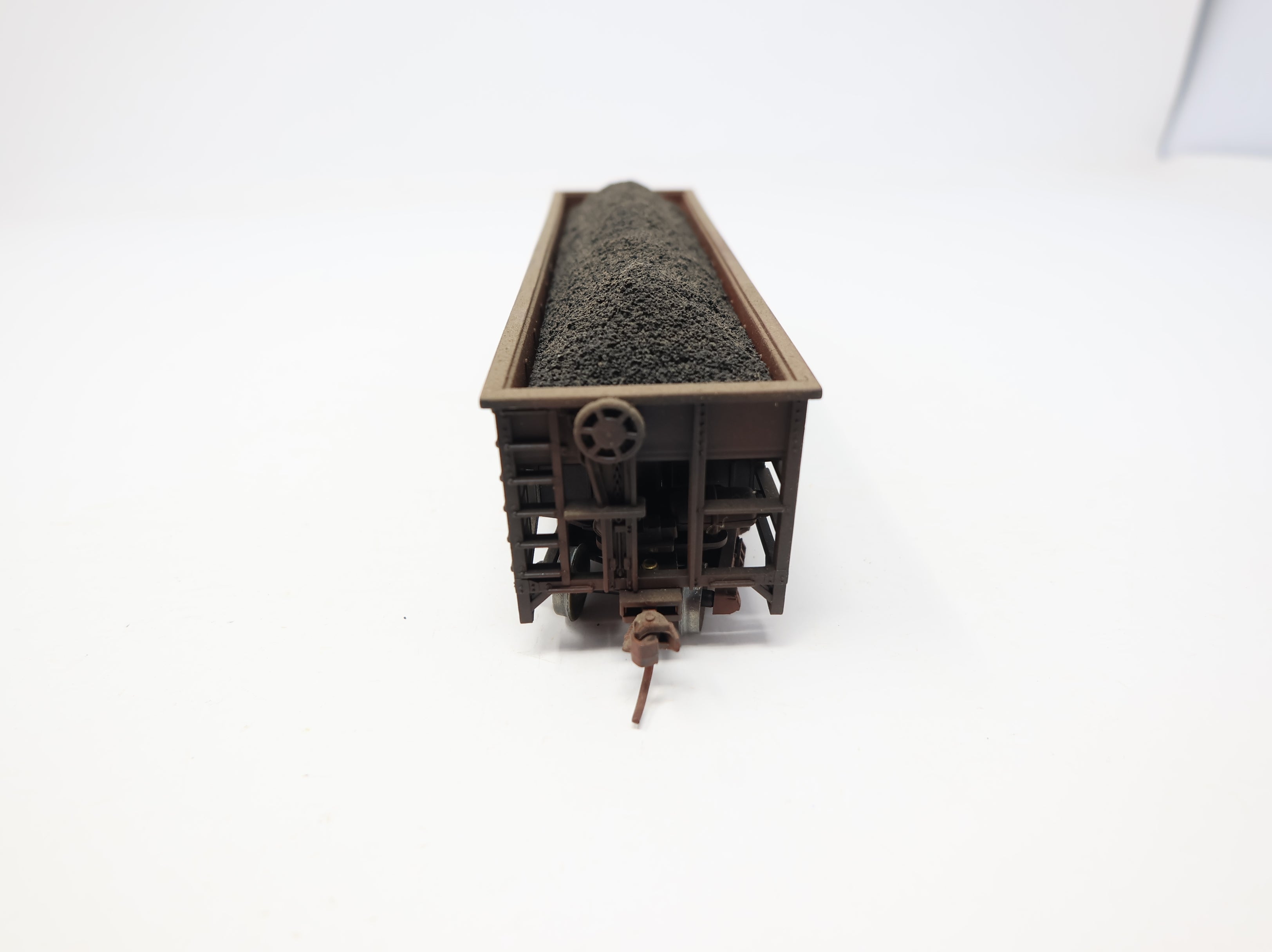 USED HO Scale 2 Bay Open Hopper Delaware and Hudson DH #6295 Weathered w/ Coal Load