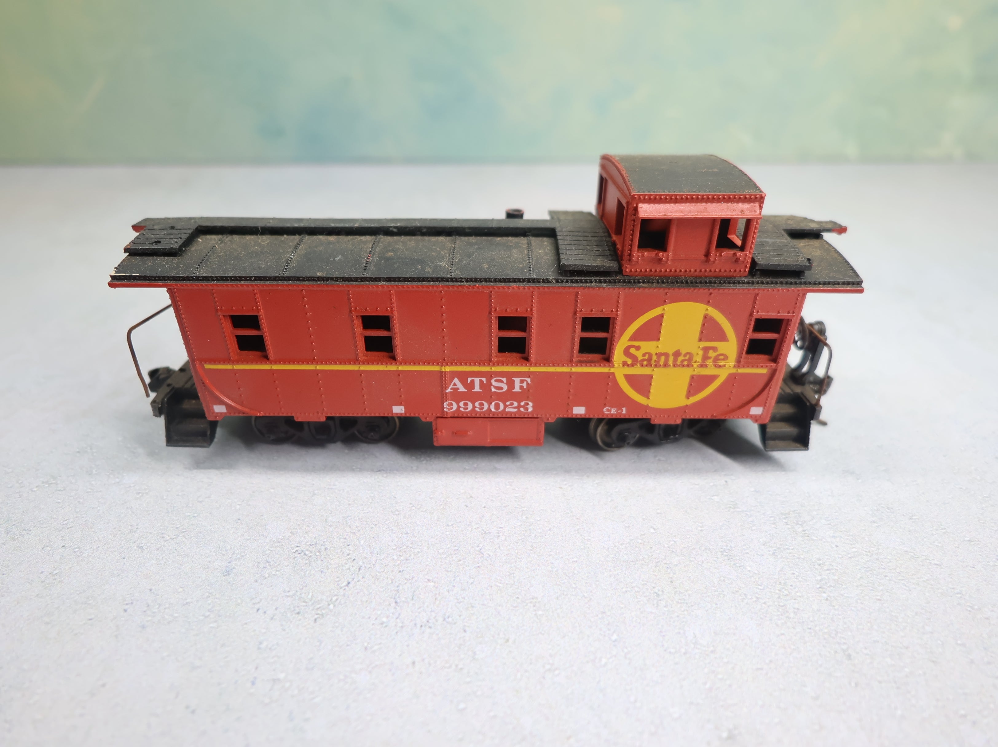 USED Athearn HO Scale Caboose Santa Fe ATSF #999023