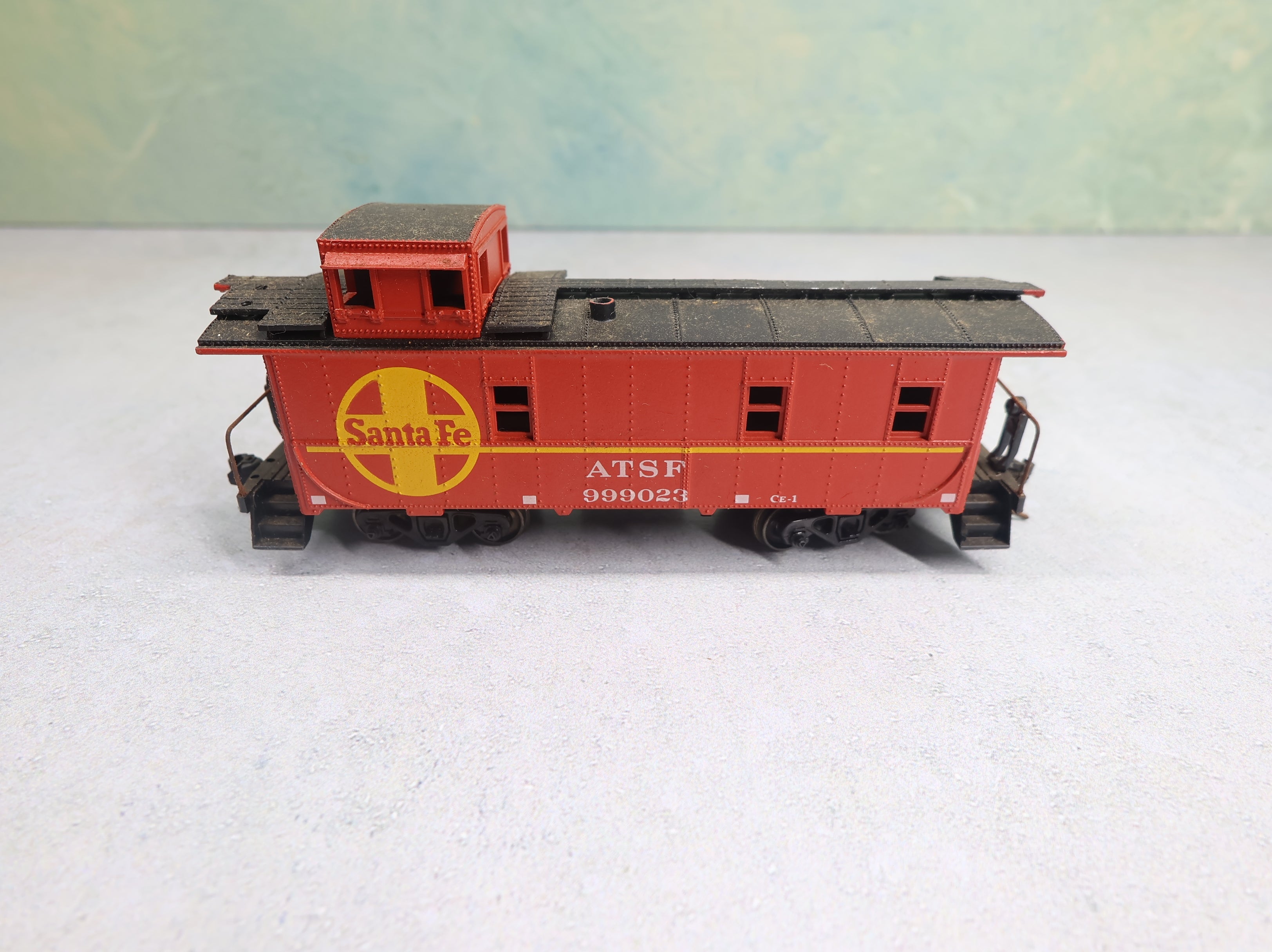 USED Athearn HO Scale Caboose Santa Fe ATSF #999023