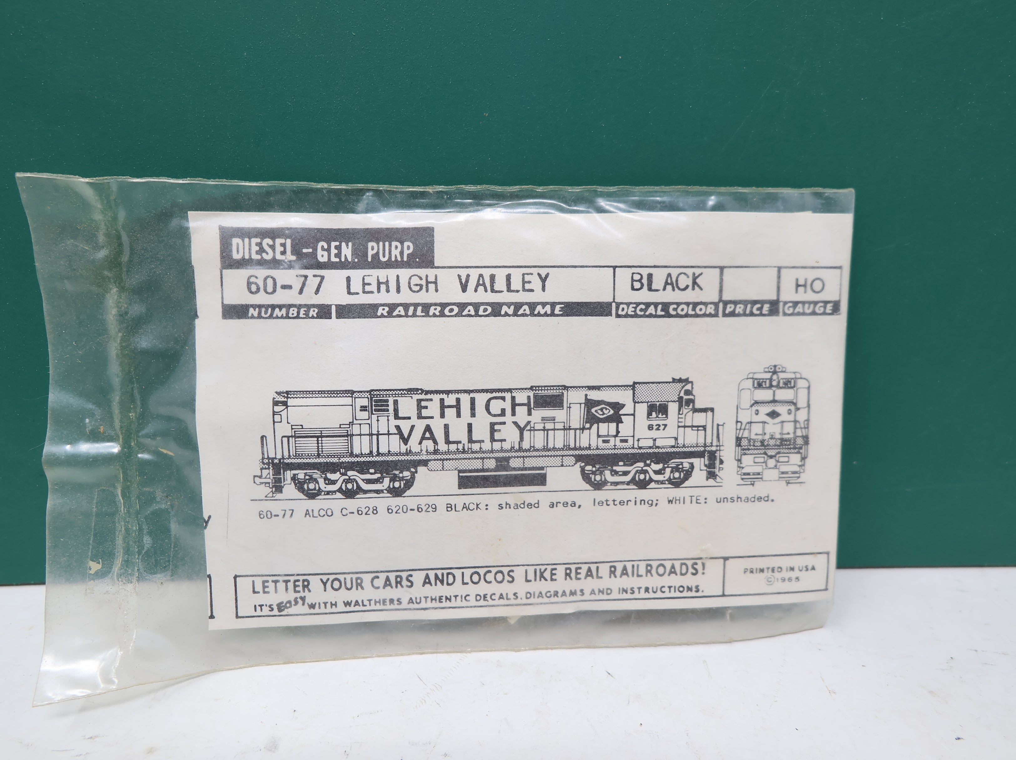 Walthers 60-77 HO Scale, Lehigh Valley Alco Century Black Decals