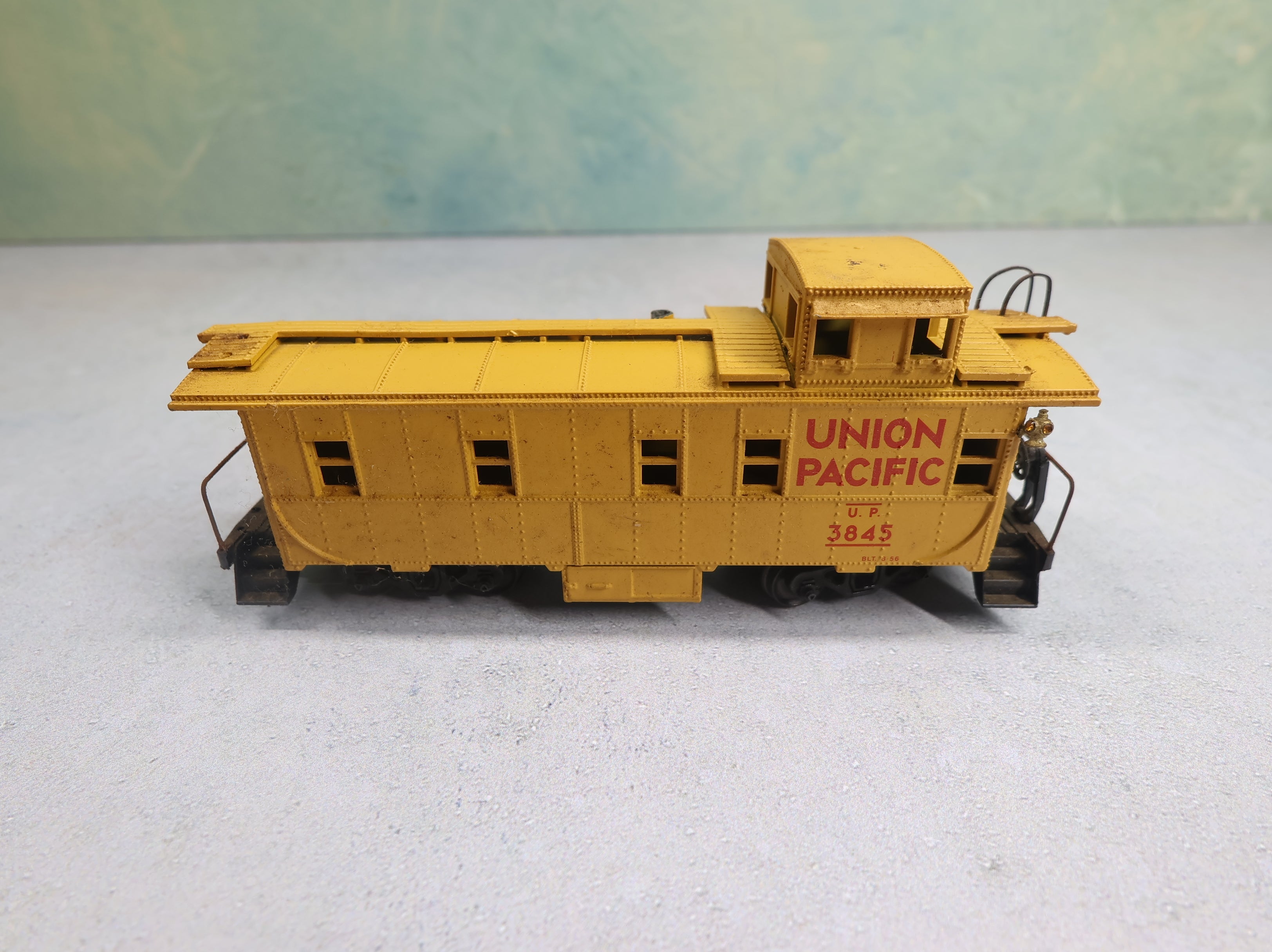 USED Athearn HO Scale Caboose Union Pacific UP #3845