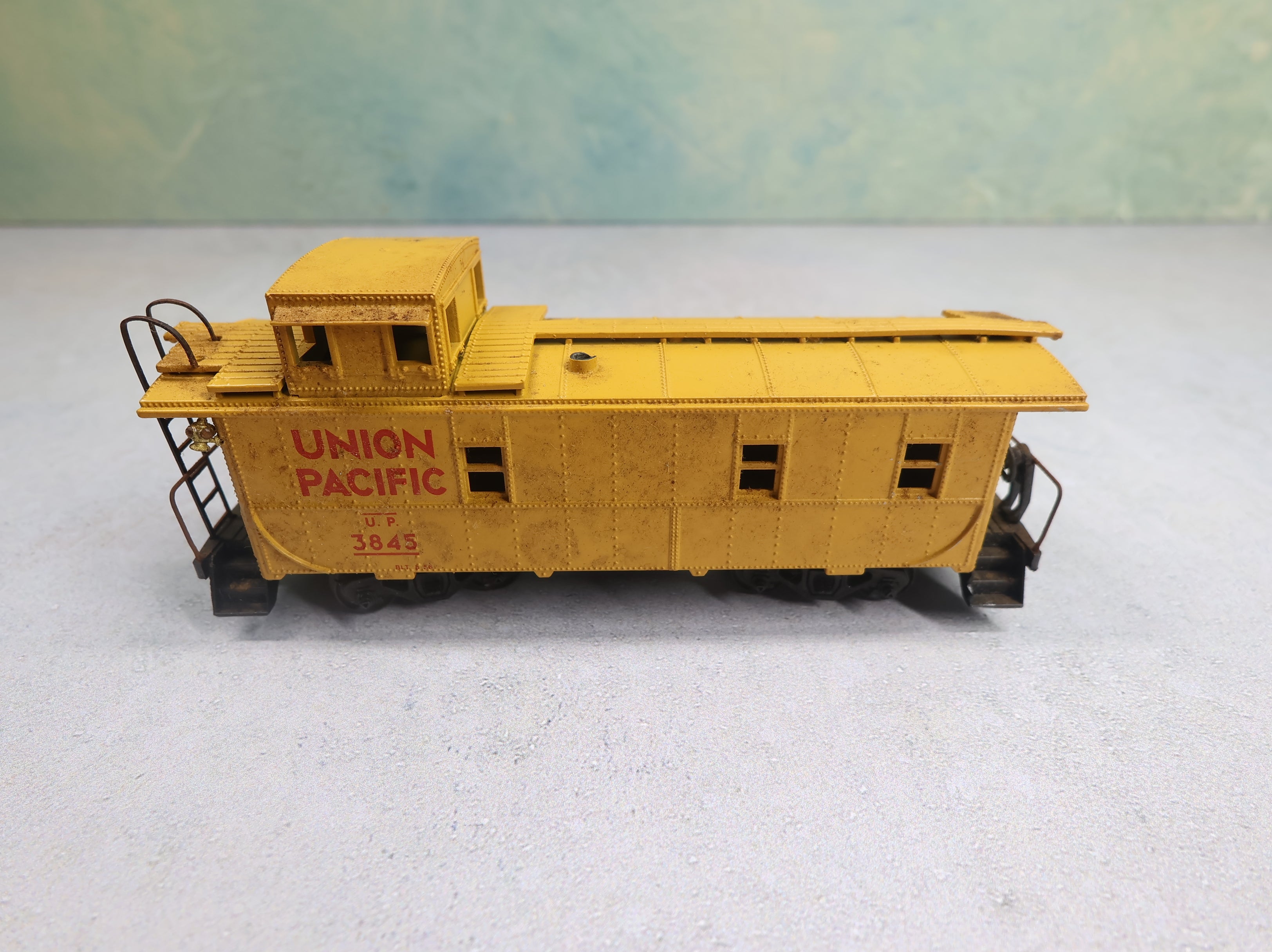 USED Athearn HO Scale Caboose Union Pacific UP #3845