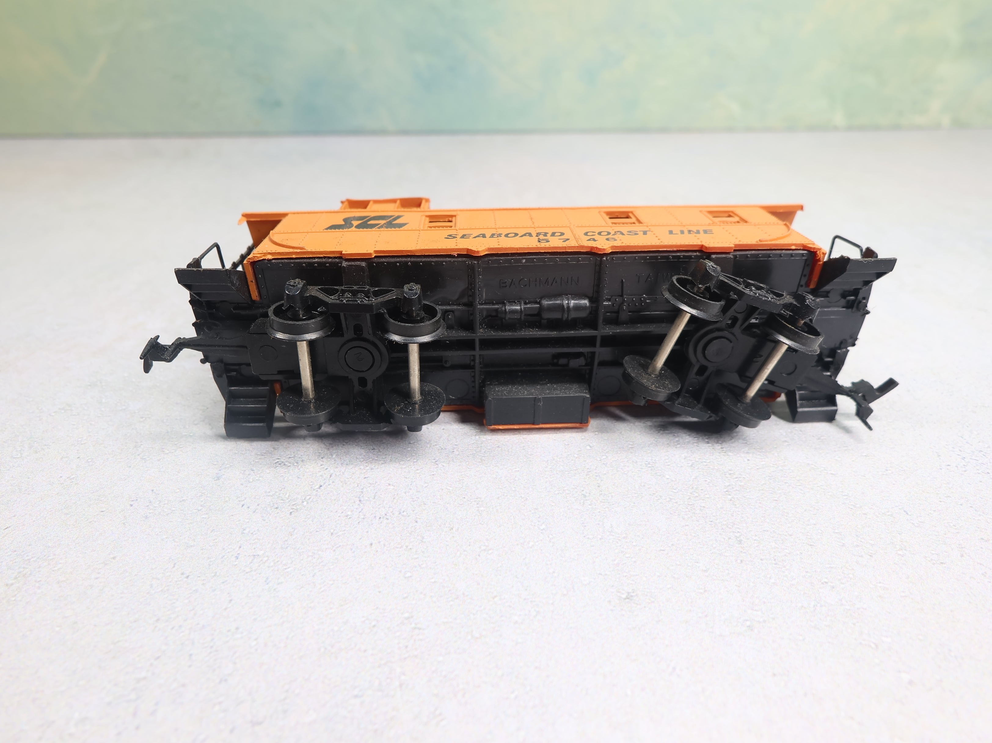 USED Bachmann HO Scale Caboose Seaboard Coast Line SCL #5746