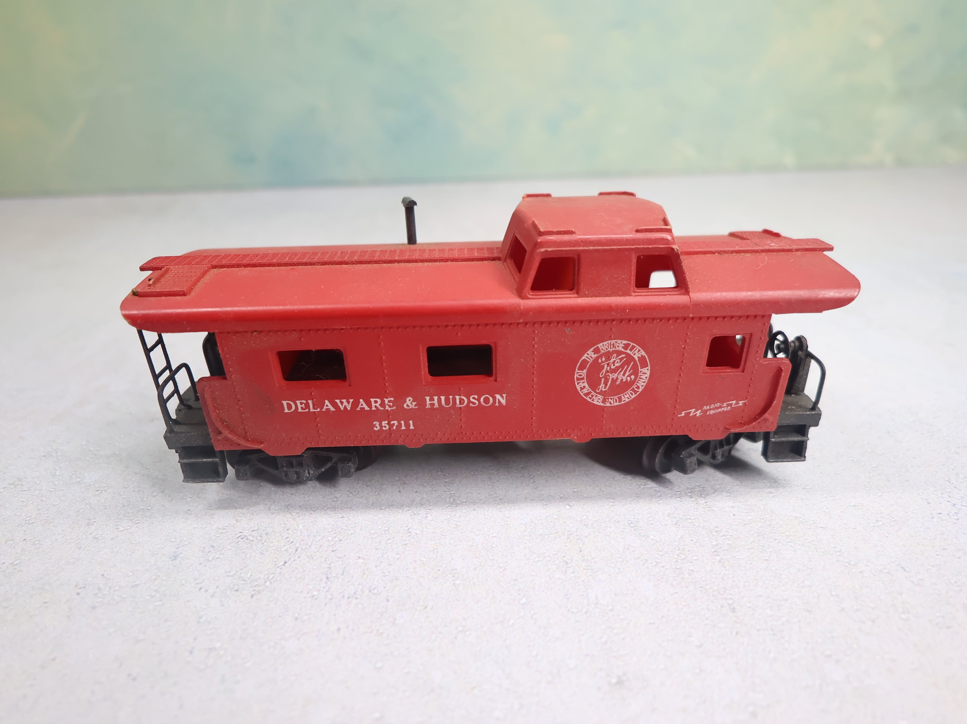 USED Mantua HO Scale Caboose Delaware and Hudson #35711