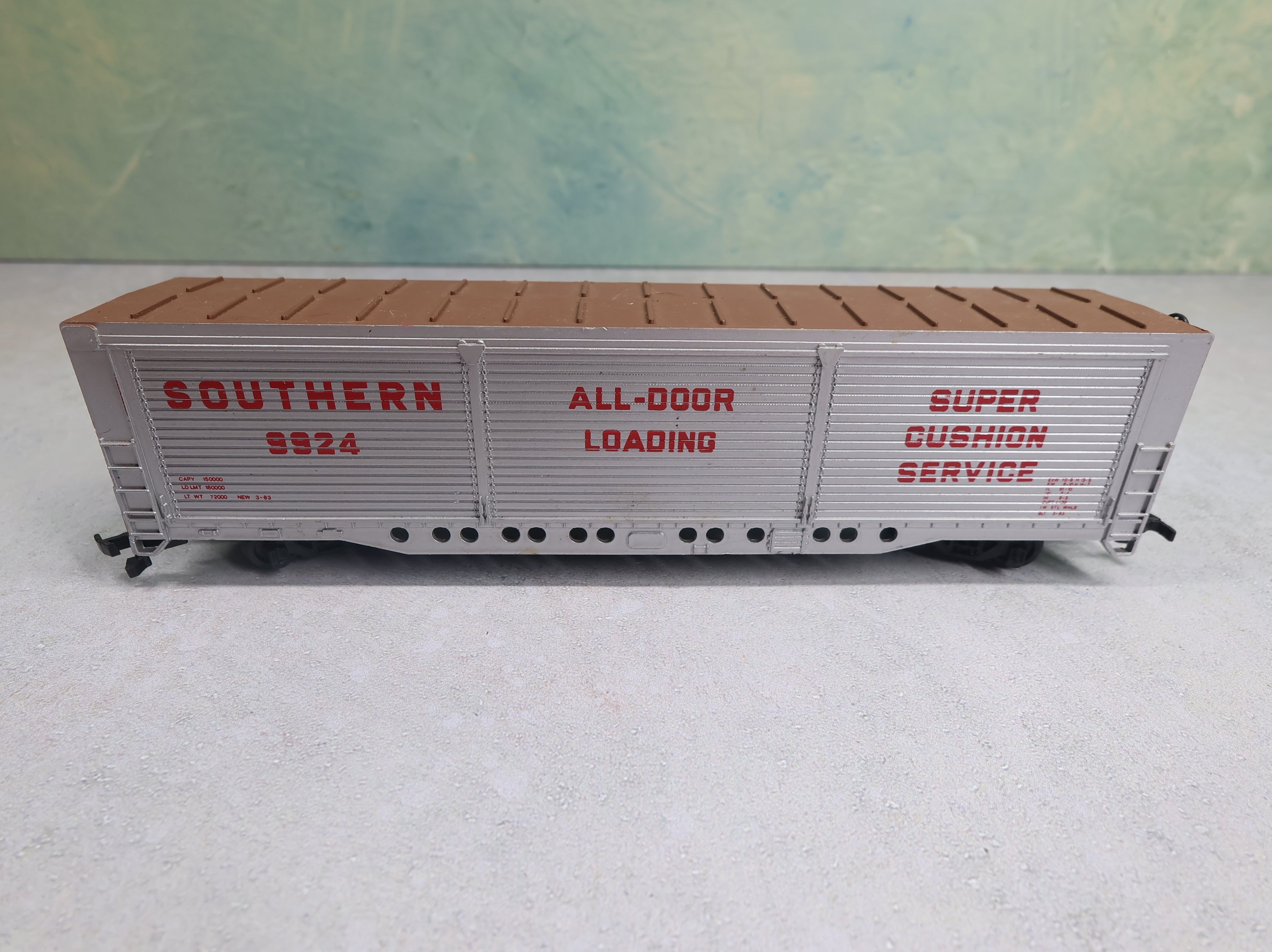 USED Bachmann HO Scale 55' All-Door Box Car Southern #9924