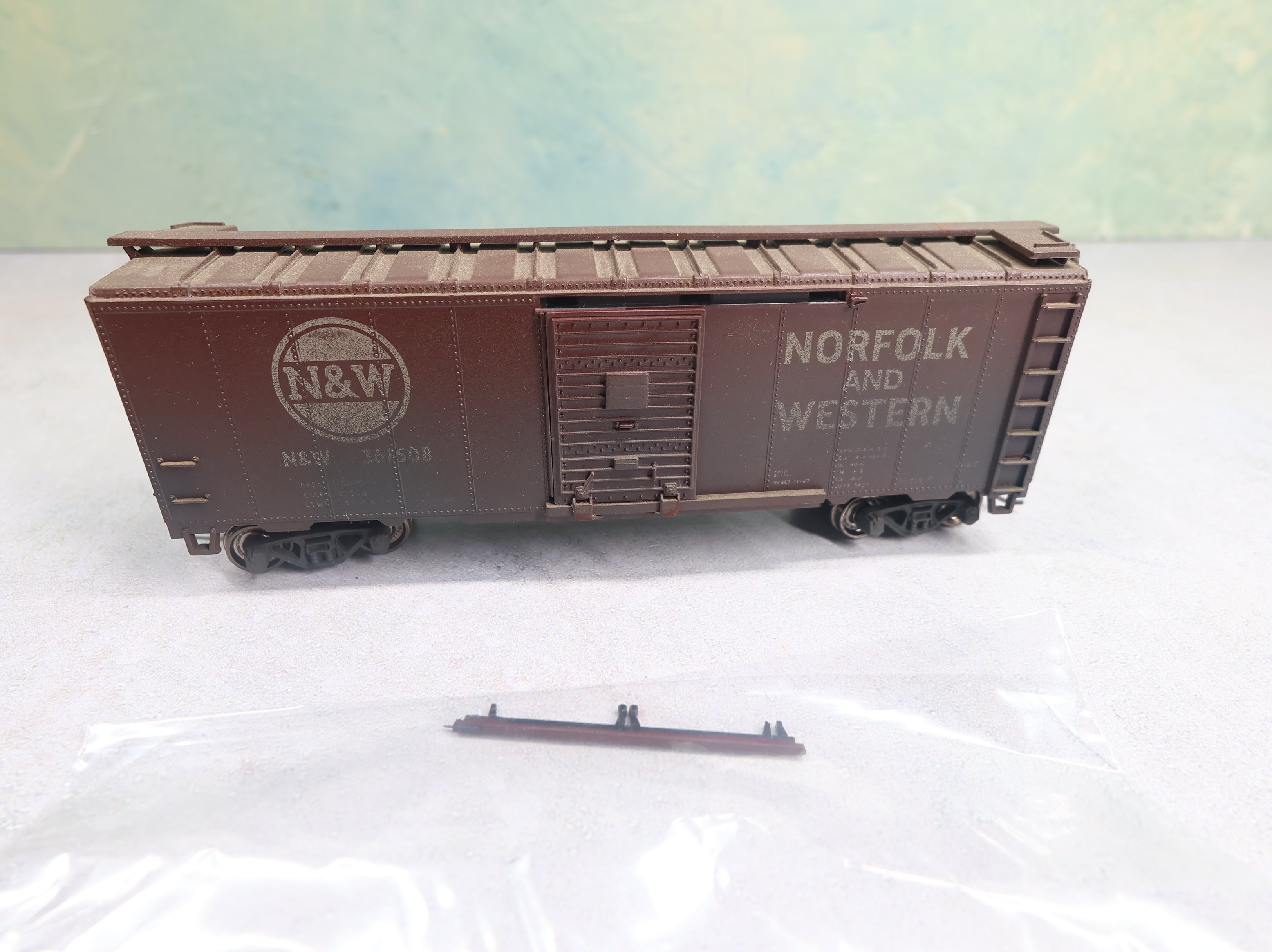 USED Athearn HO Scale 40' Box Car Norfolk & Western N&W #361508 Weathered