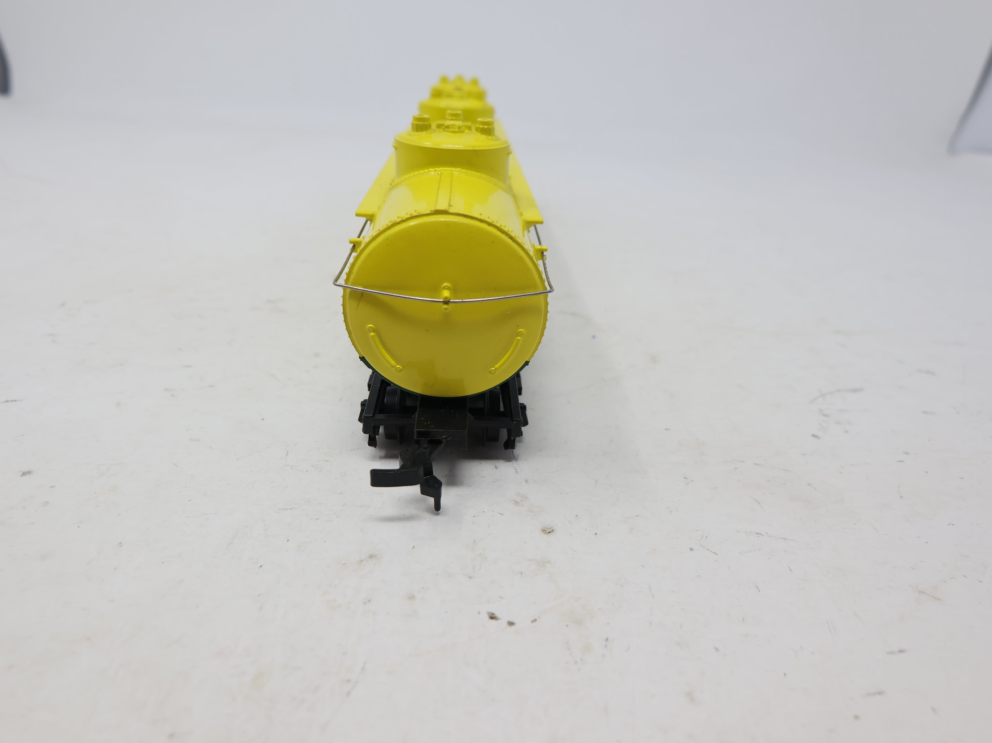 USED Bachmann HO Scale Large Triple Dome Tank Car WhiteHouse Apple Cider NATX #28251