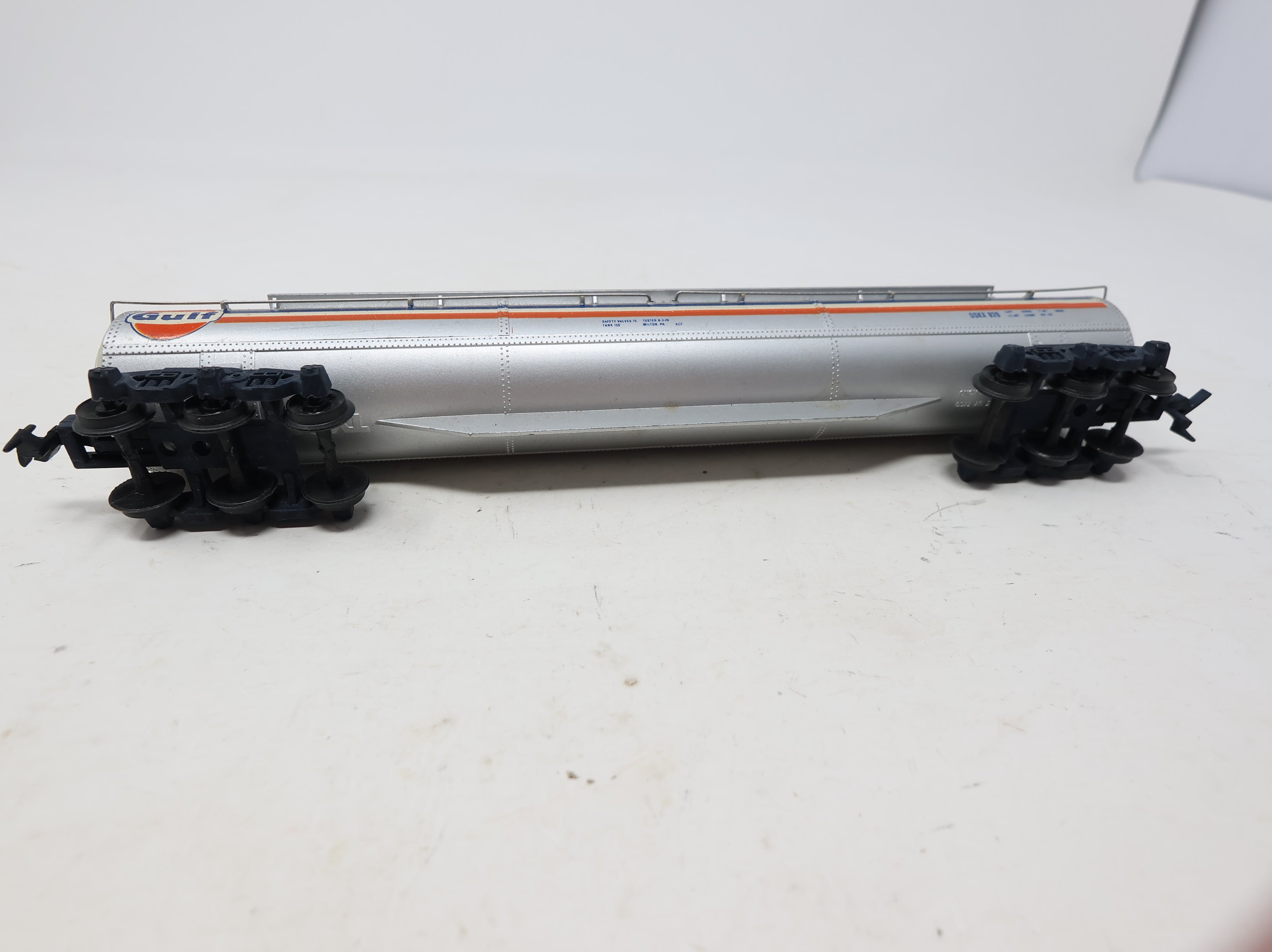 USED Tyco HO Scale Large Triple Dome Tank Car Gulf OSKX #829