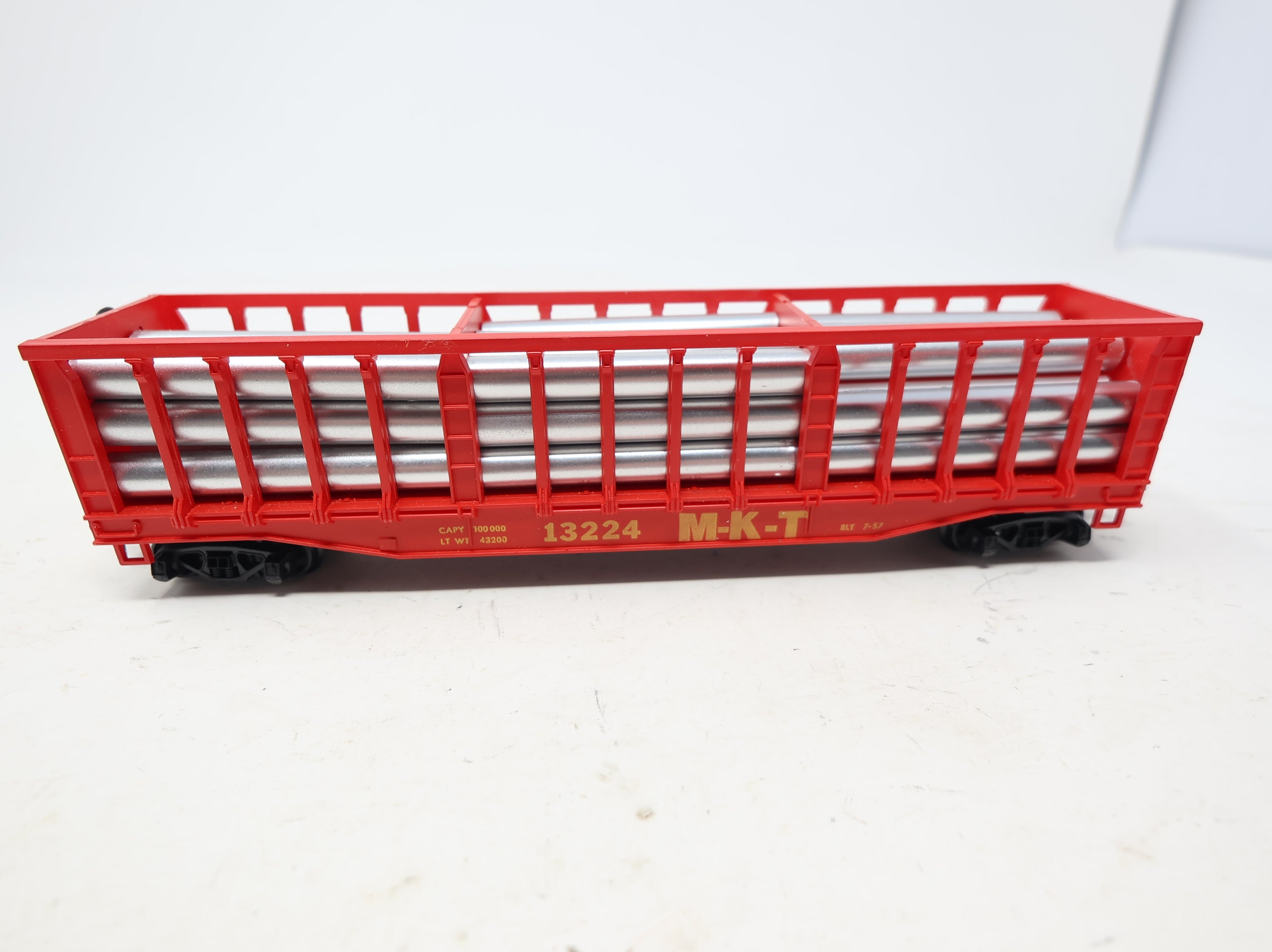 USED AHM HO Scale Pulpwood Car Missouri-Kansas-Texas MKT #13224 w/ Pipes