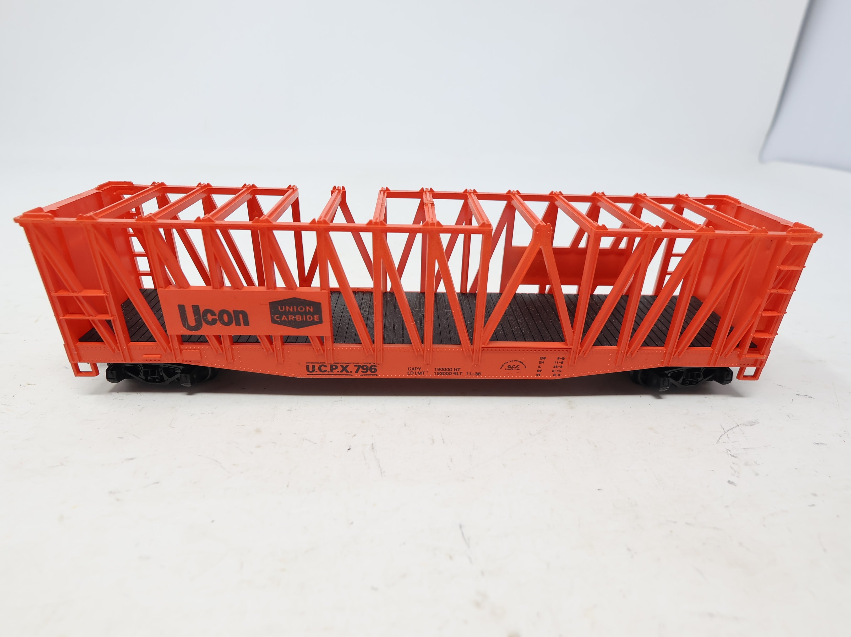 USED AHM HO Scale Container Carrier Union Carbide UCPX #796