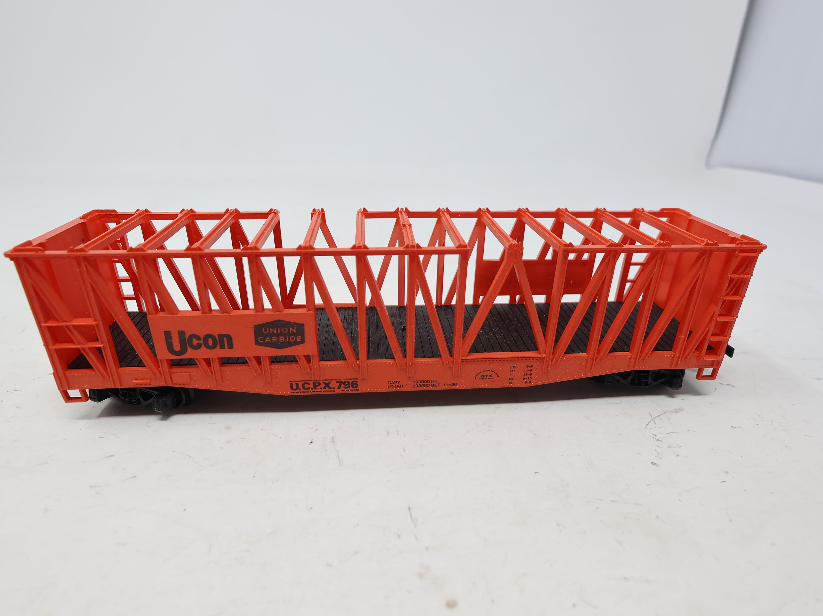 USED AHM HO Scale Container Carrier Union Carbide UCPX #796