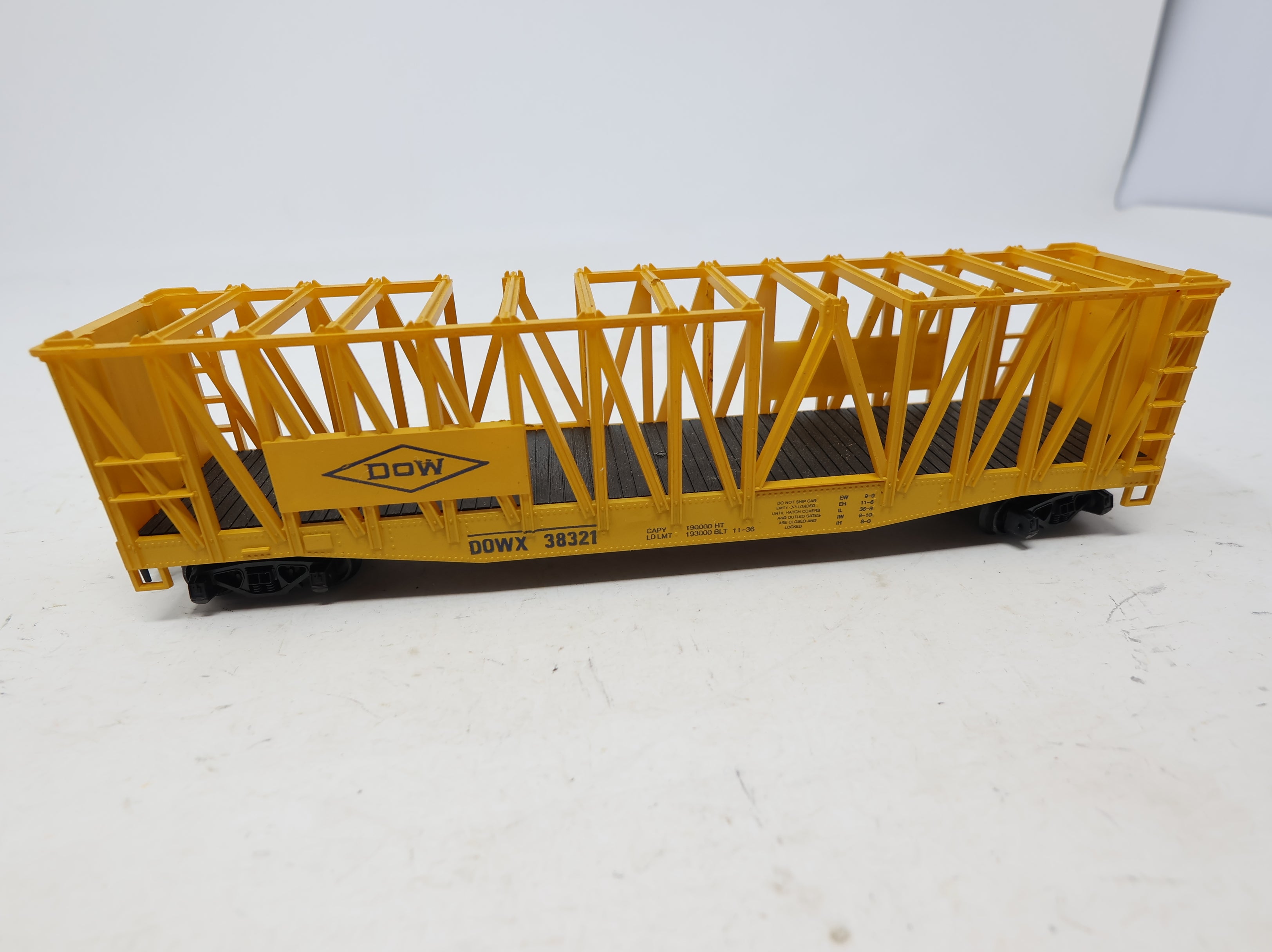 USED AHM HO Scale Container Carrier DOW DOWX #38321