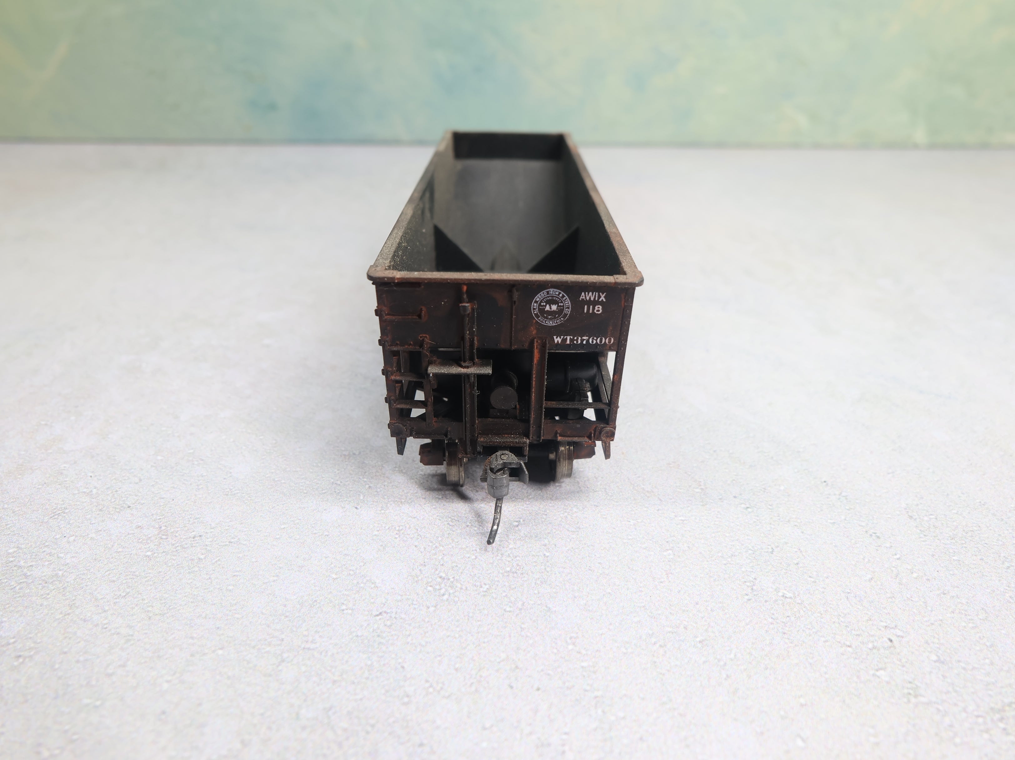 USED Accurail HO Scale 2 Bay Hopper Alanwood Iron & Steel Co AWIX #118 Weathered