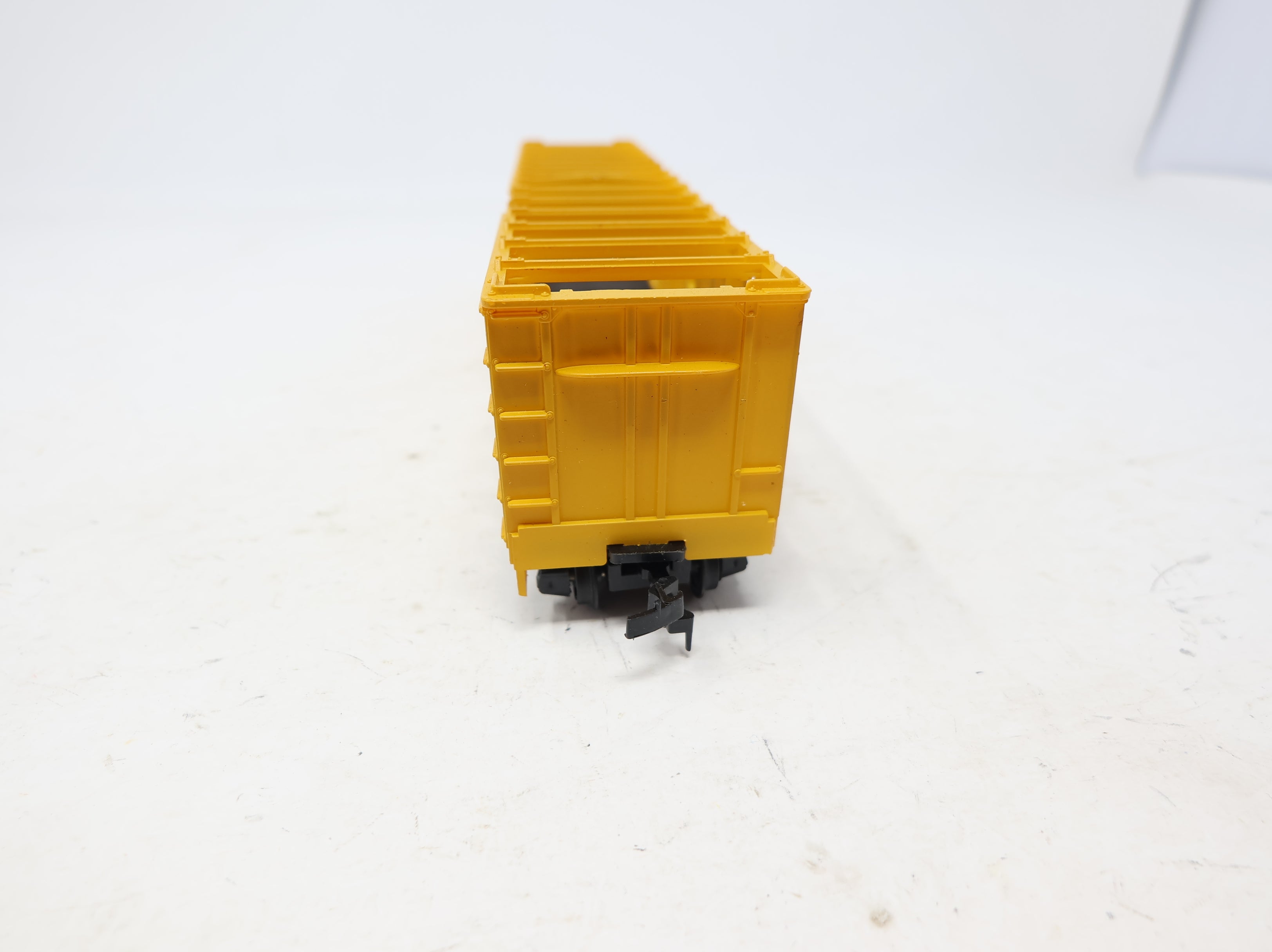 USED AHM HO Scale Container Carrier DOW DOWX #38321