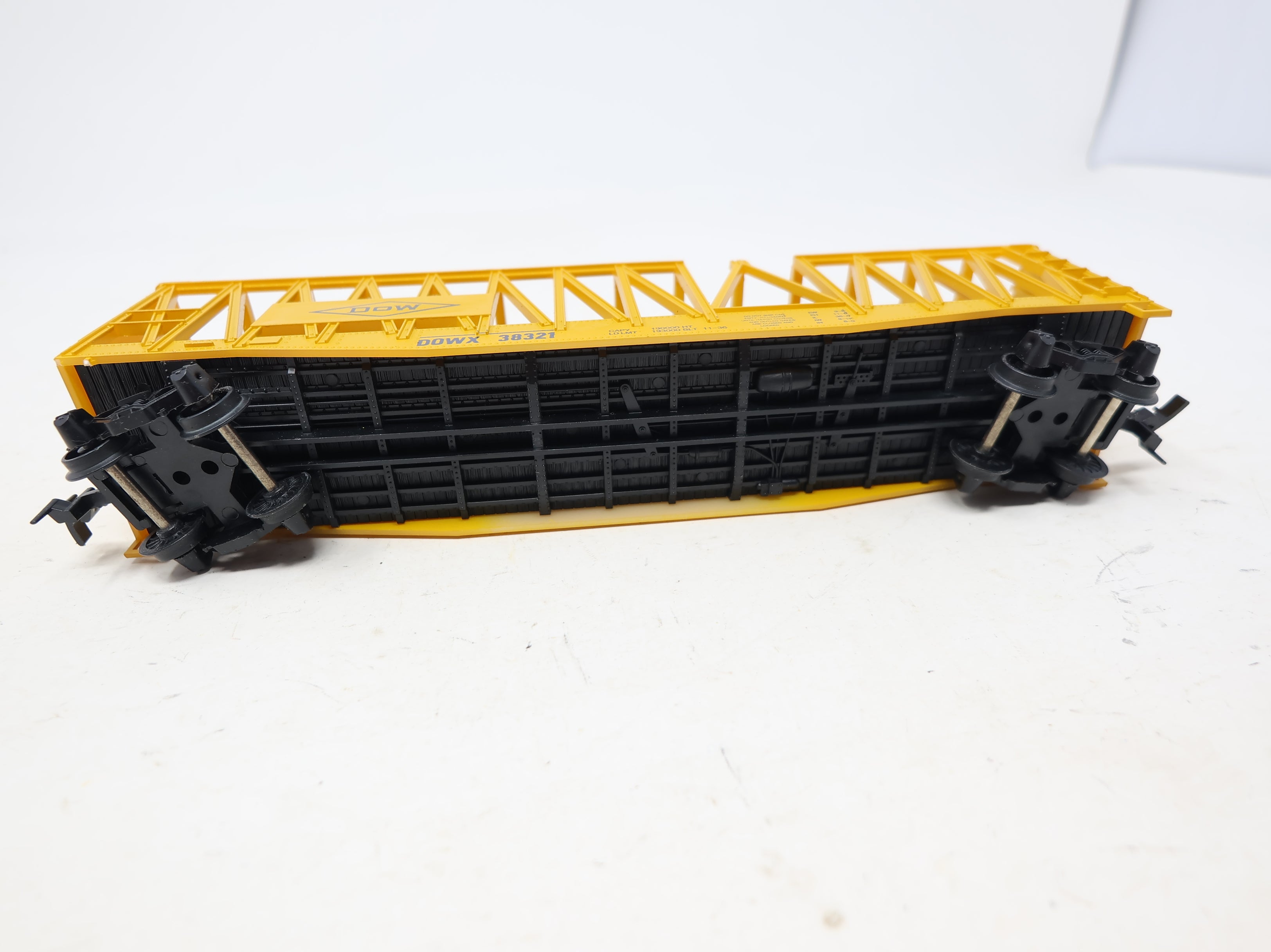 USED AHM HO Scale Container Carrier DOW DOWX #38321