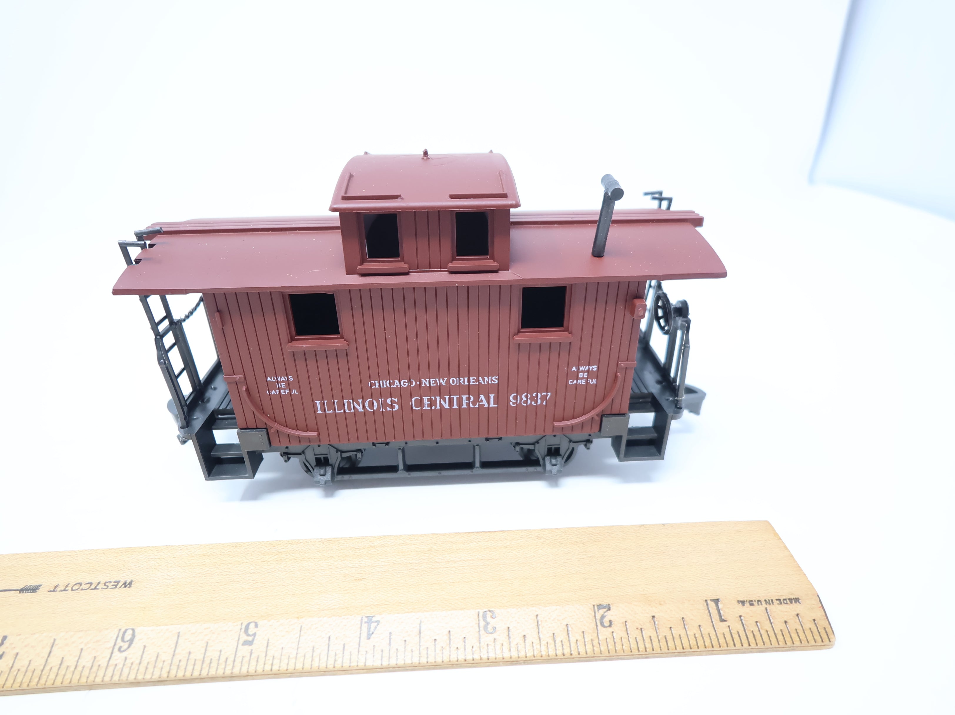 USED AHM O Bobber Caboose Illinois Central #9837