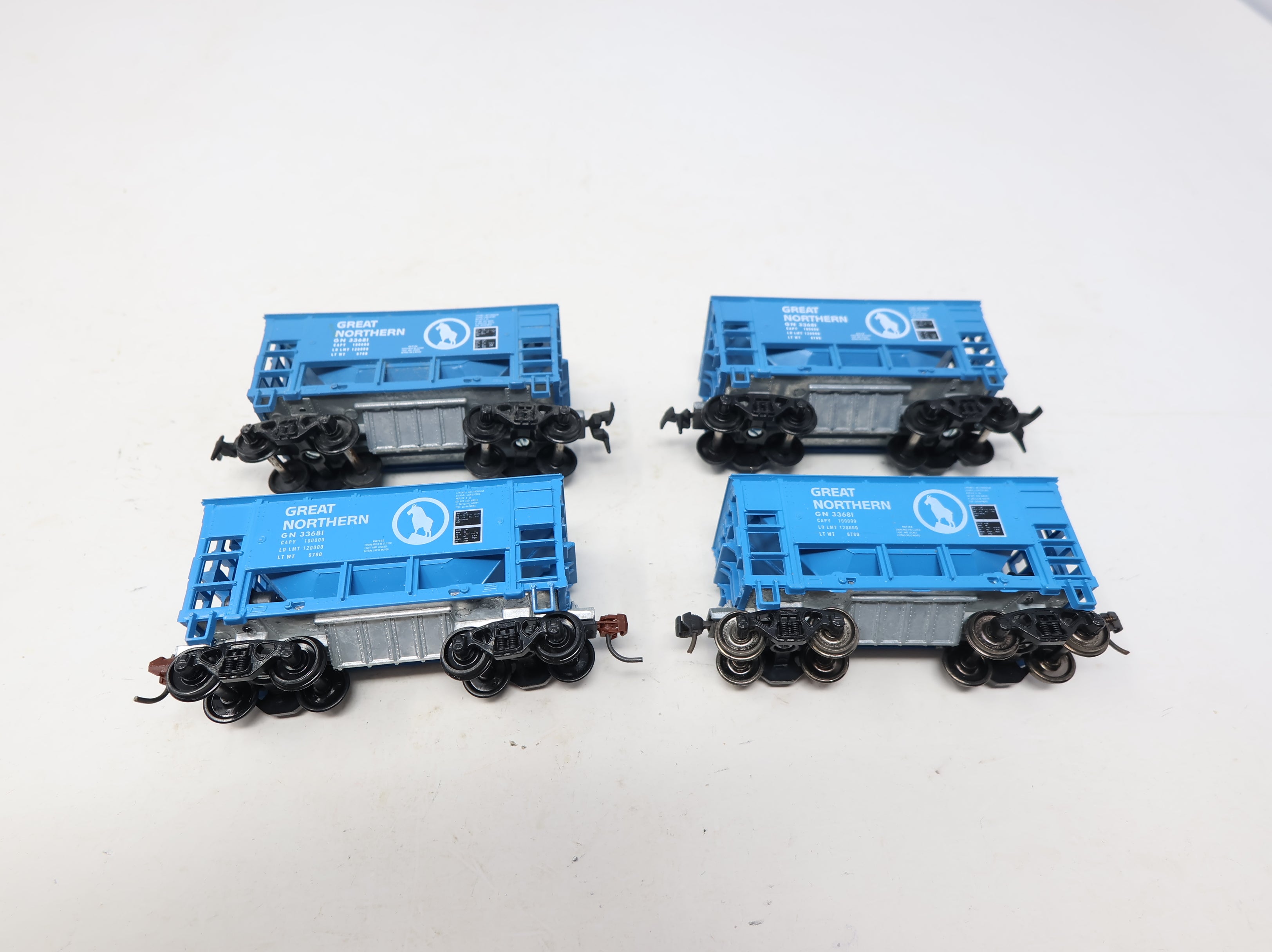 USED Roundhouse HO Scale Ore Car Great Northern GN #33681 (4 pcs)