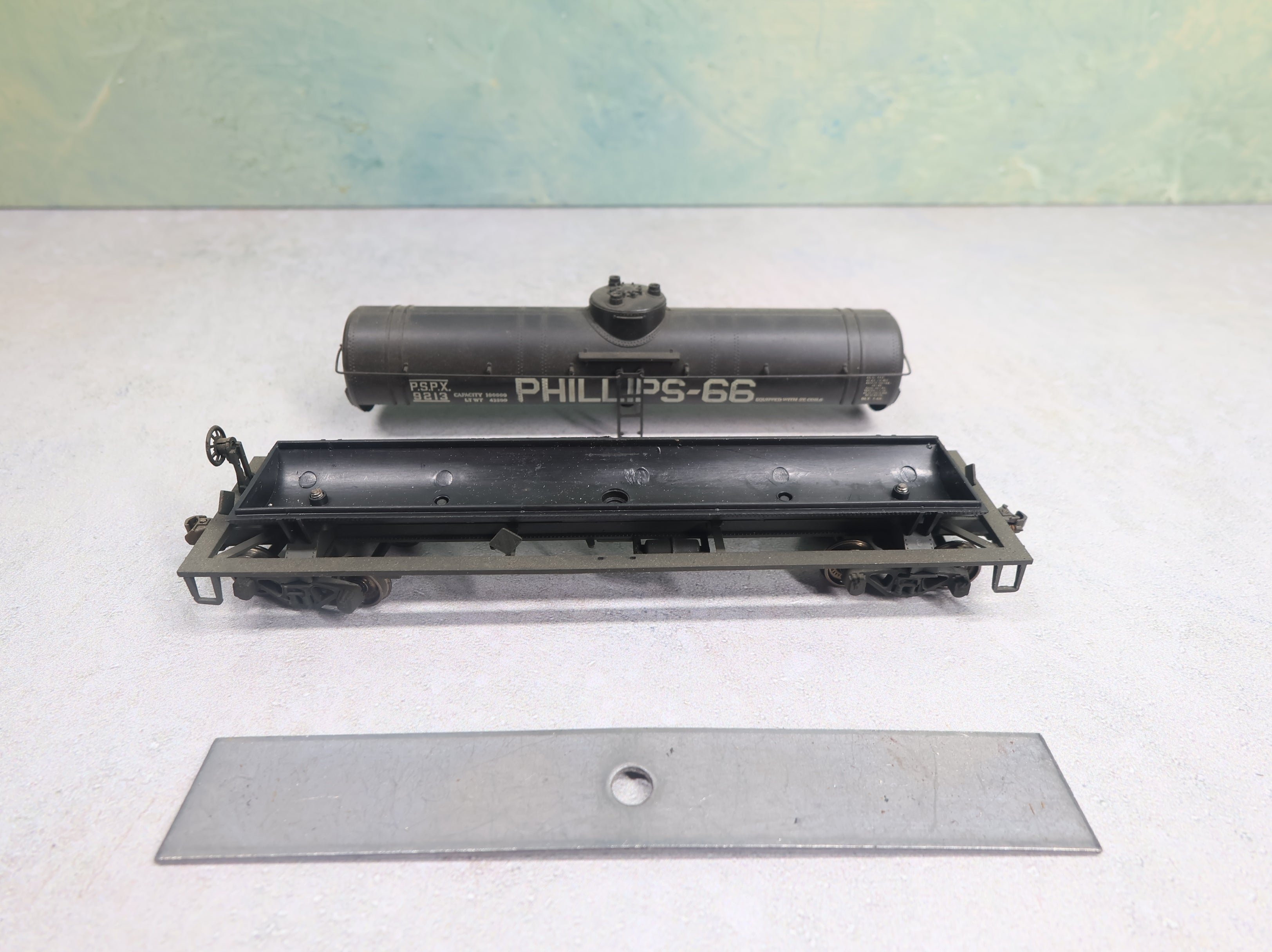 USED Athearn HO Scale Single Dome Tank Car Phillips 66 PSPX #9213