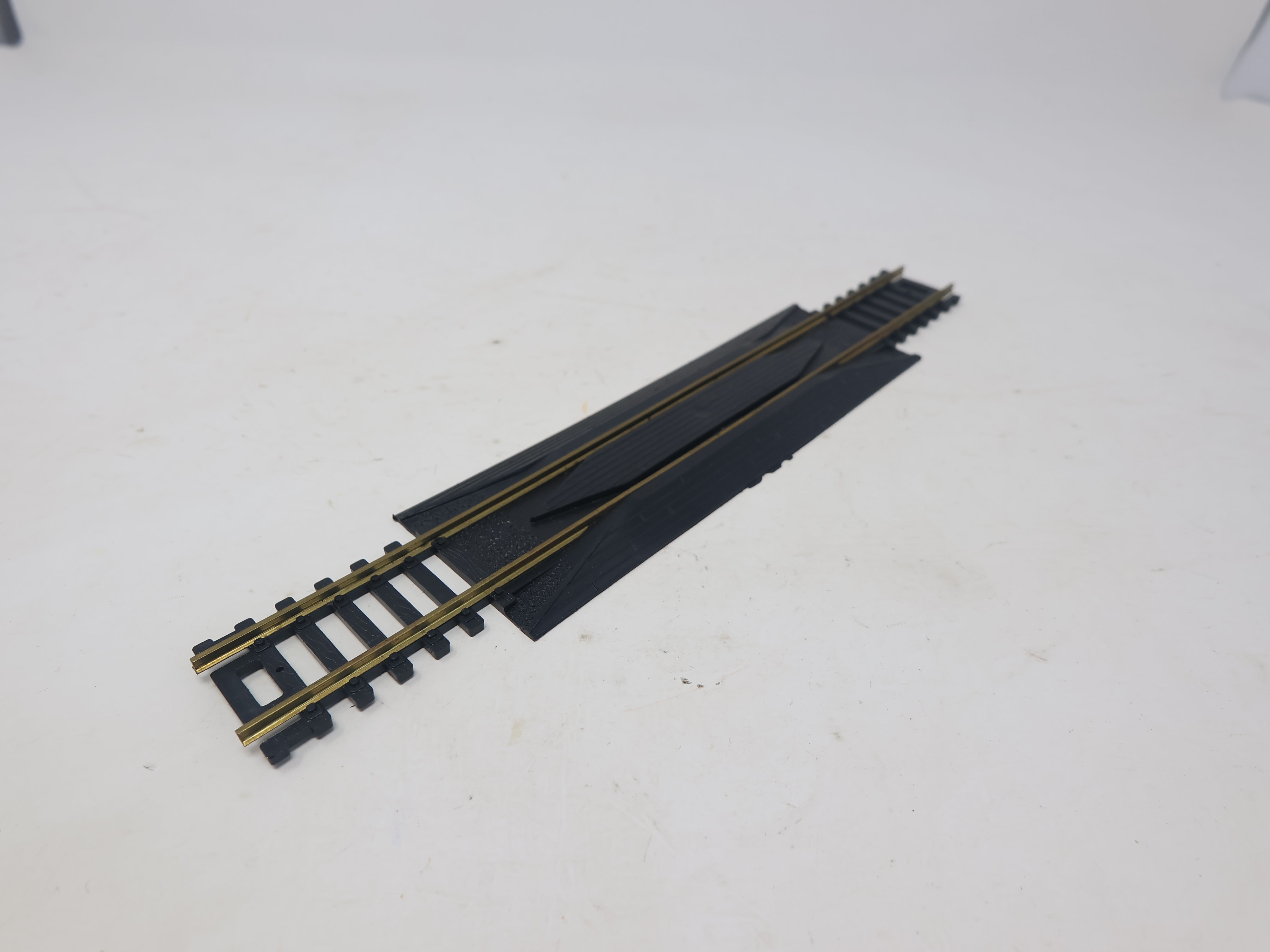 USED HO Scale, Brass Code 100 Rerailer Track