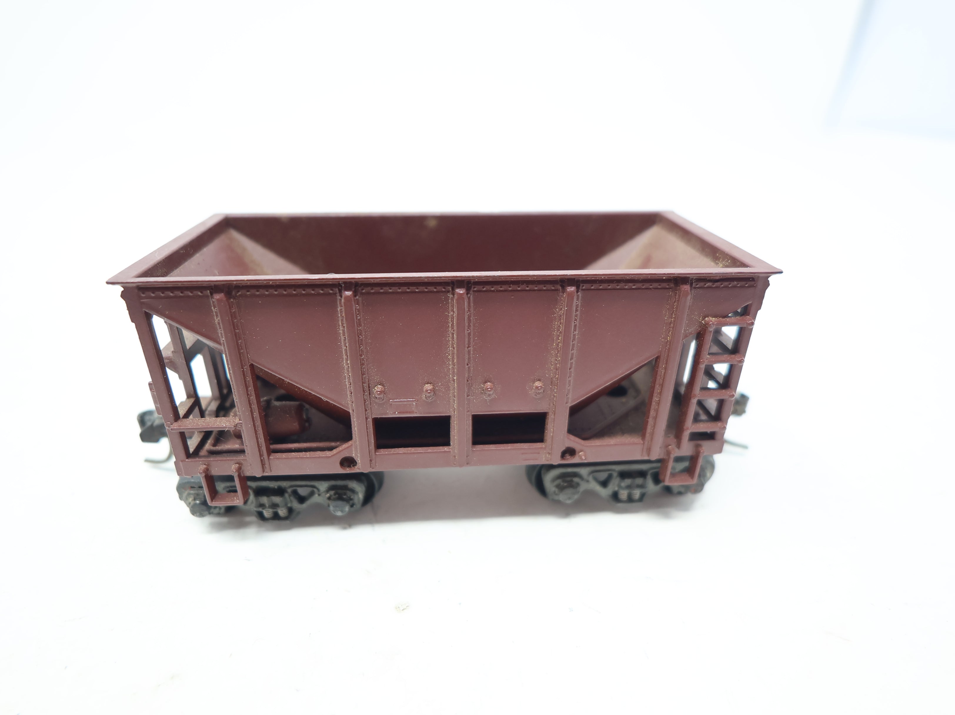 USED Roundhouse HO Scale Ore Car Undecorated Brown