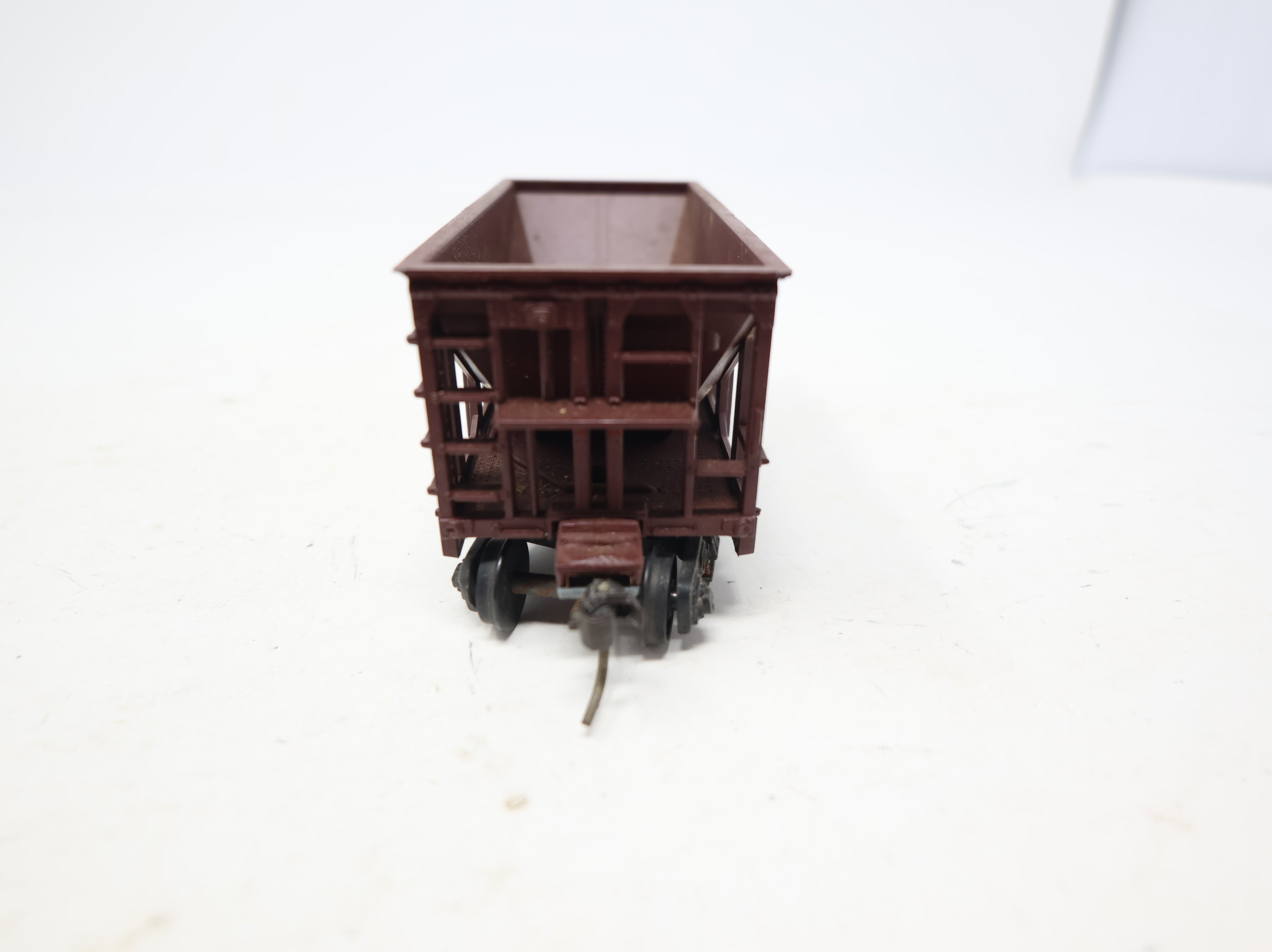 USED Roundhouse HO Scale Ore Car Undecorated Brown