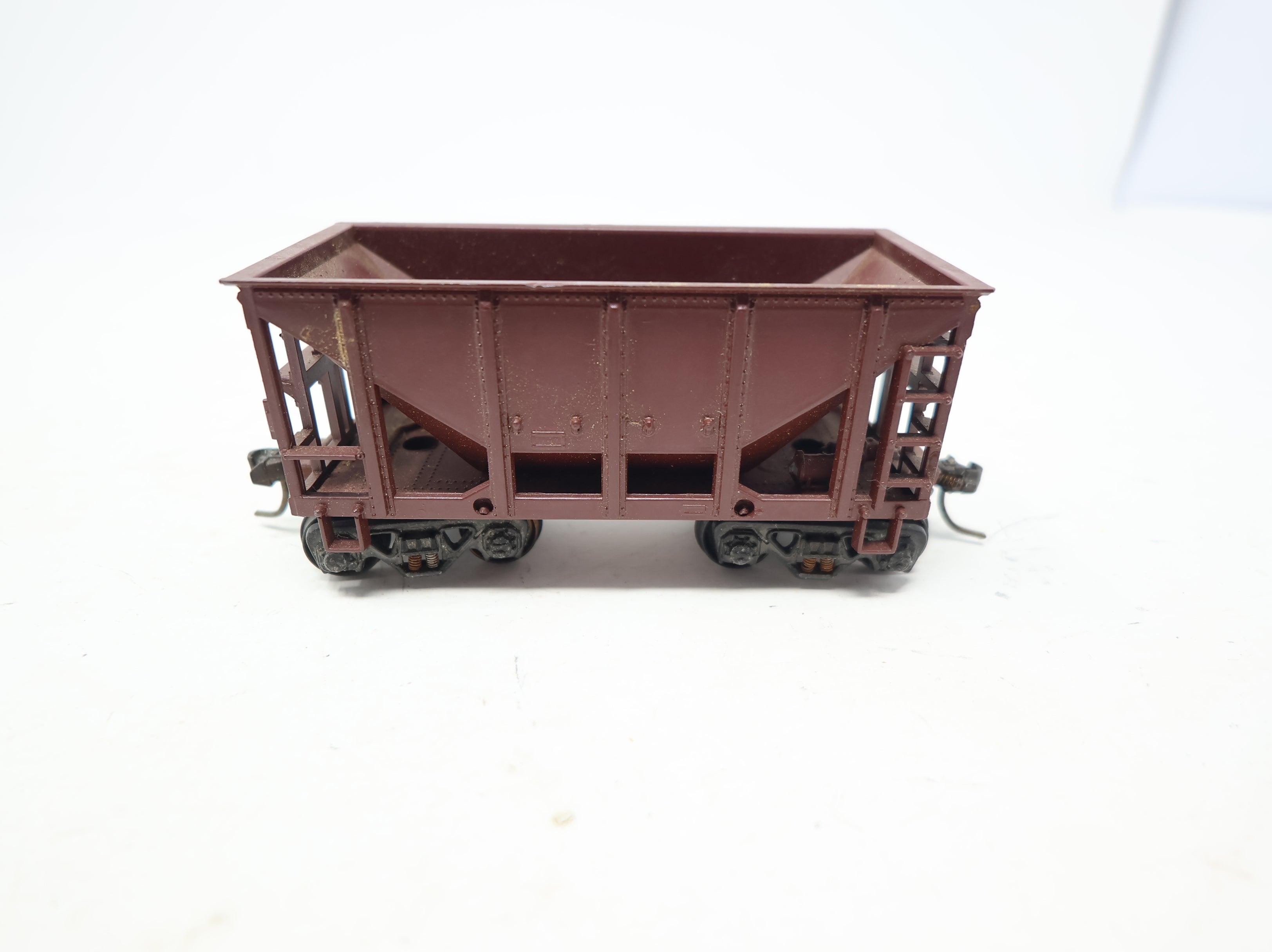 USED Roundhouse HO Scale Ore Car Undecorated Brown