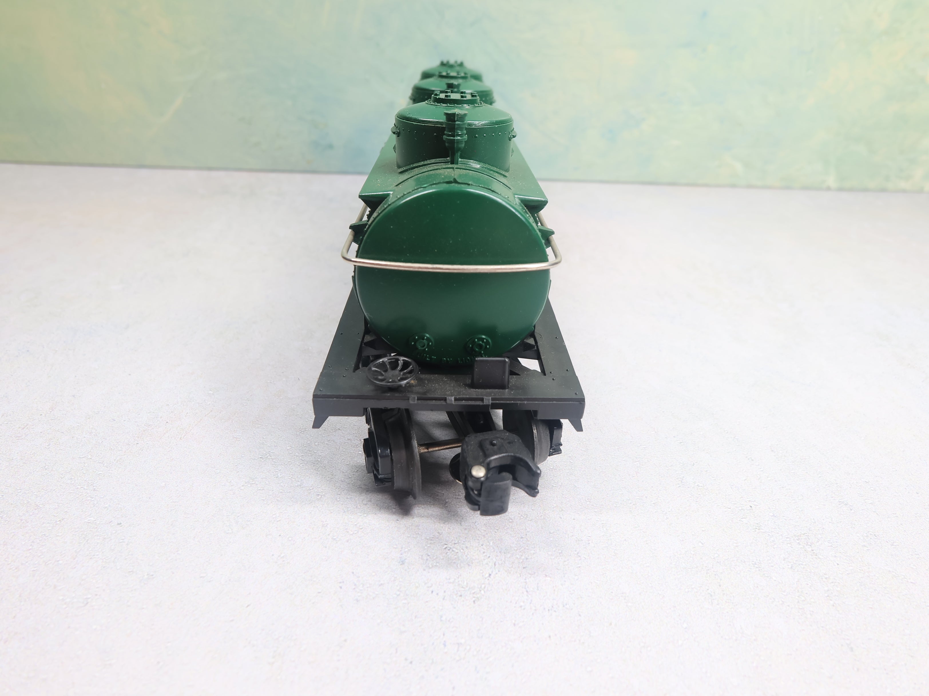 USED Lionel O Triple Dome Tank Car Quaker State QSMX #6302