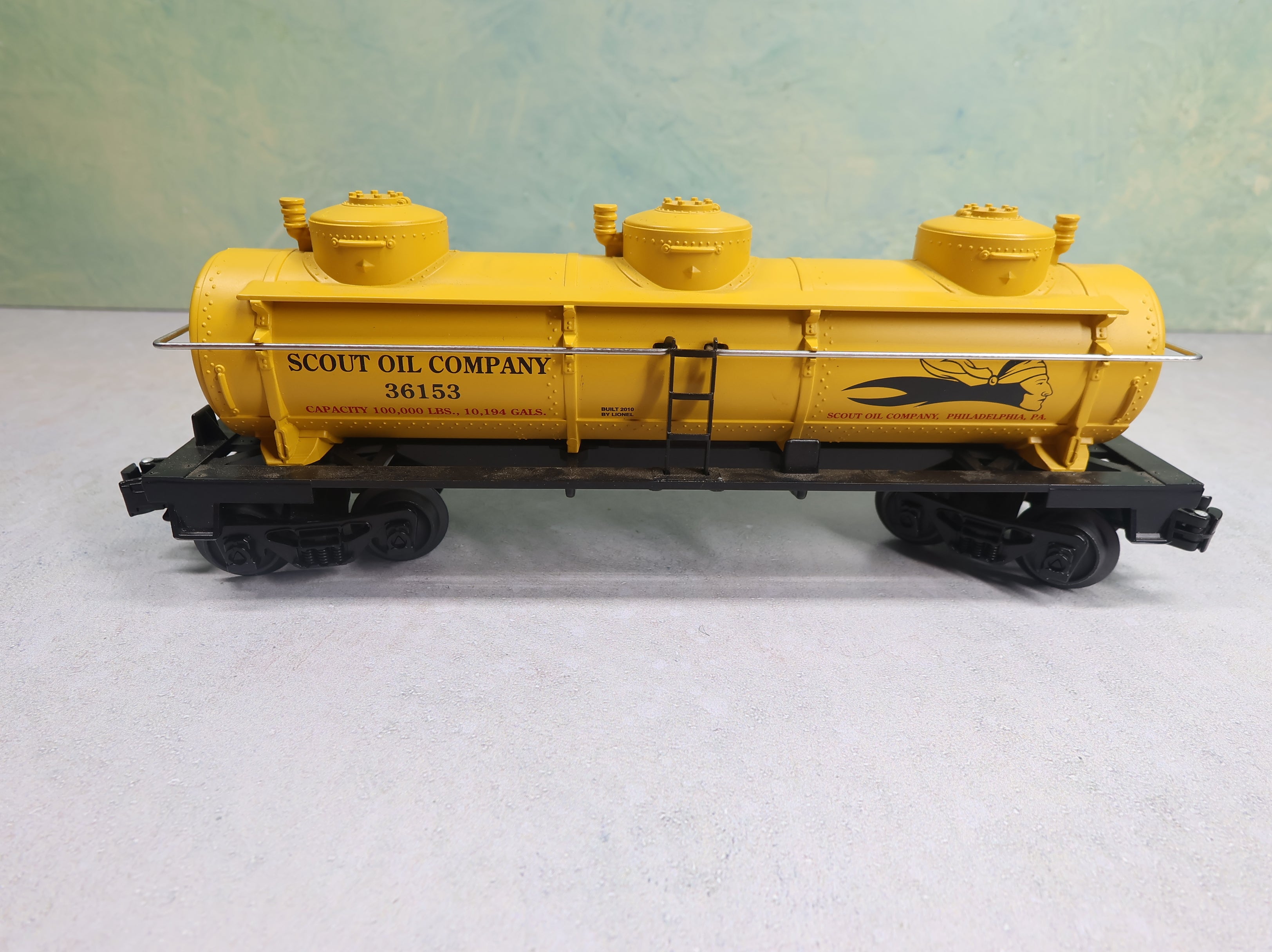 USED Lionel O Triple Dome Tank Car Scout Oil Company #36153