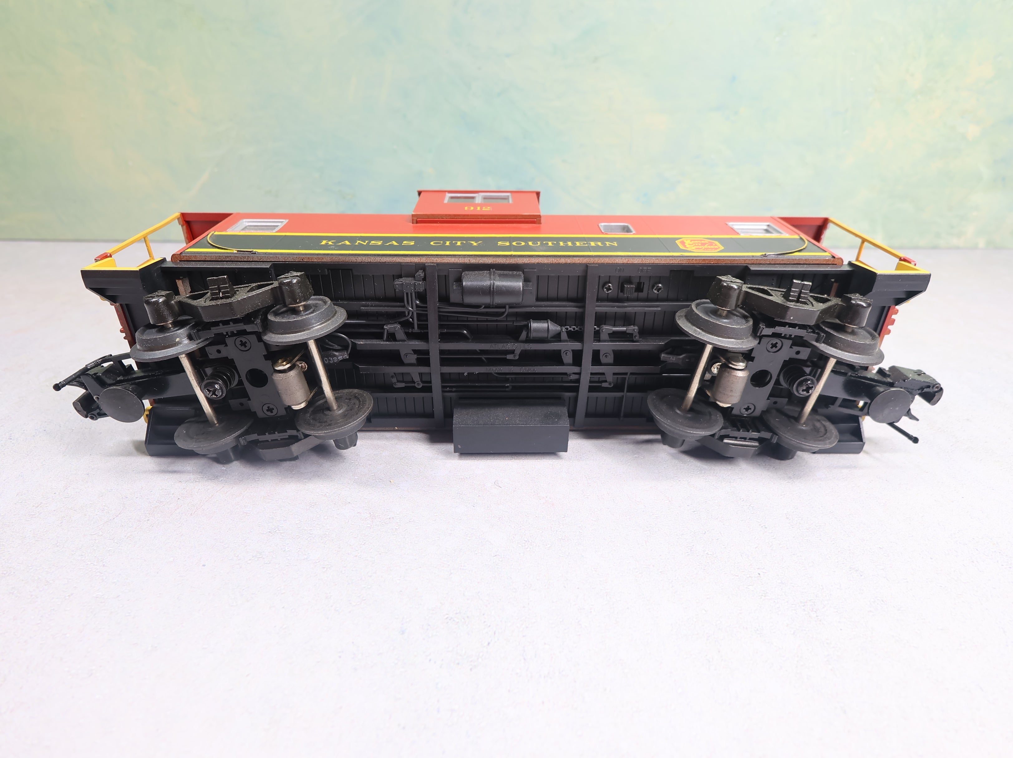 USED Atlas O Caboose Kansas City Southern #912 Custom