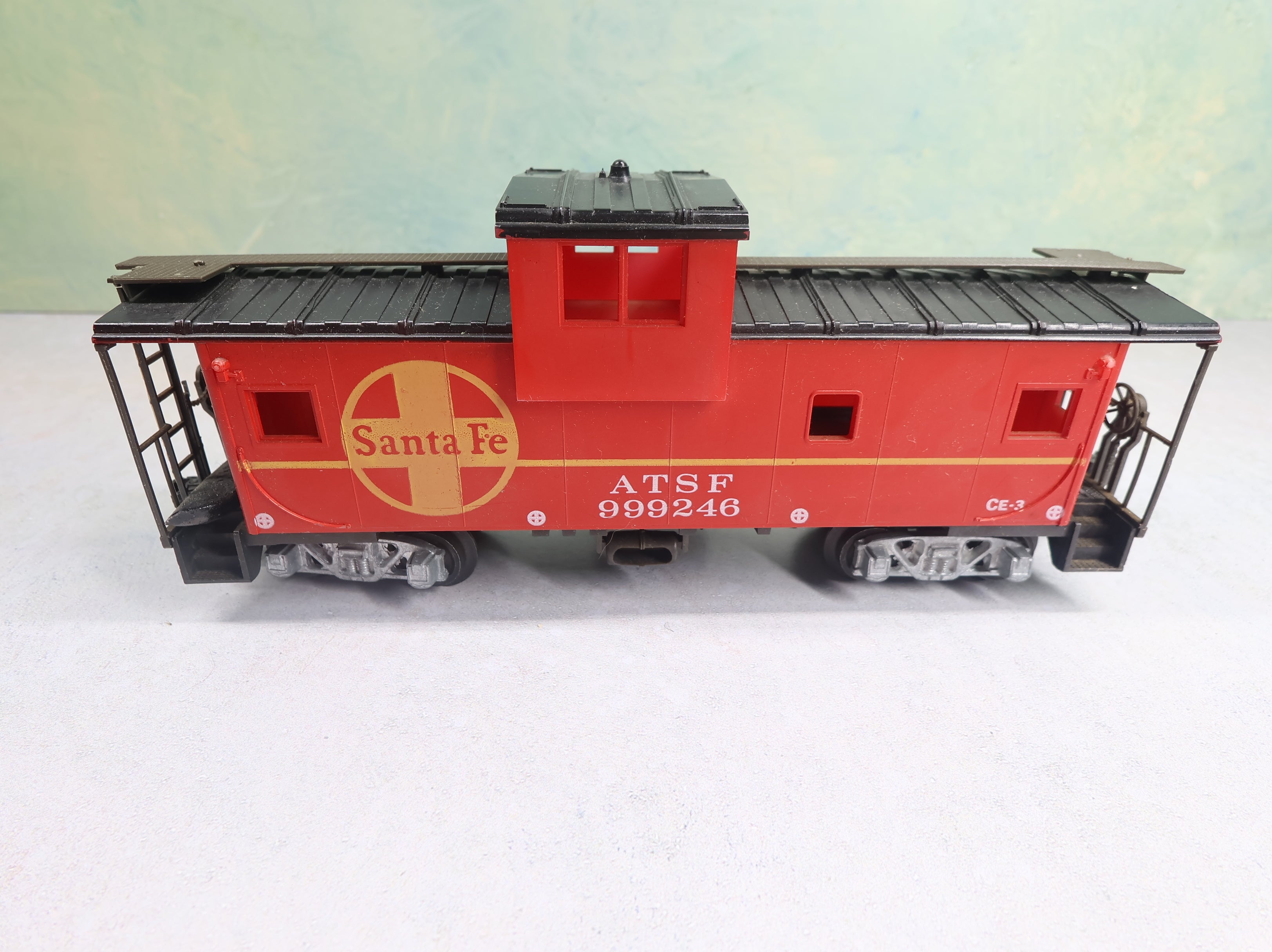 USED Atlas O Caboose Santa Fe ATSF #999246 Kadee Converter