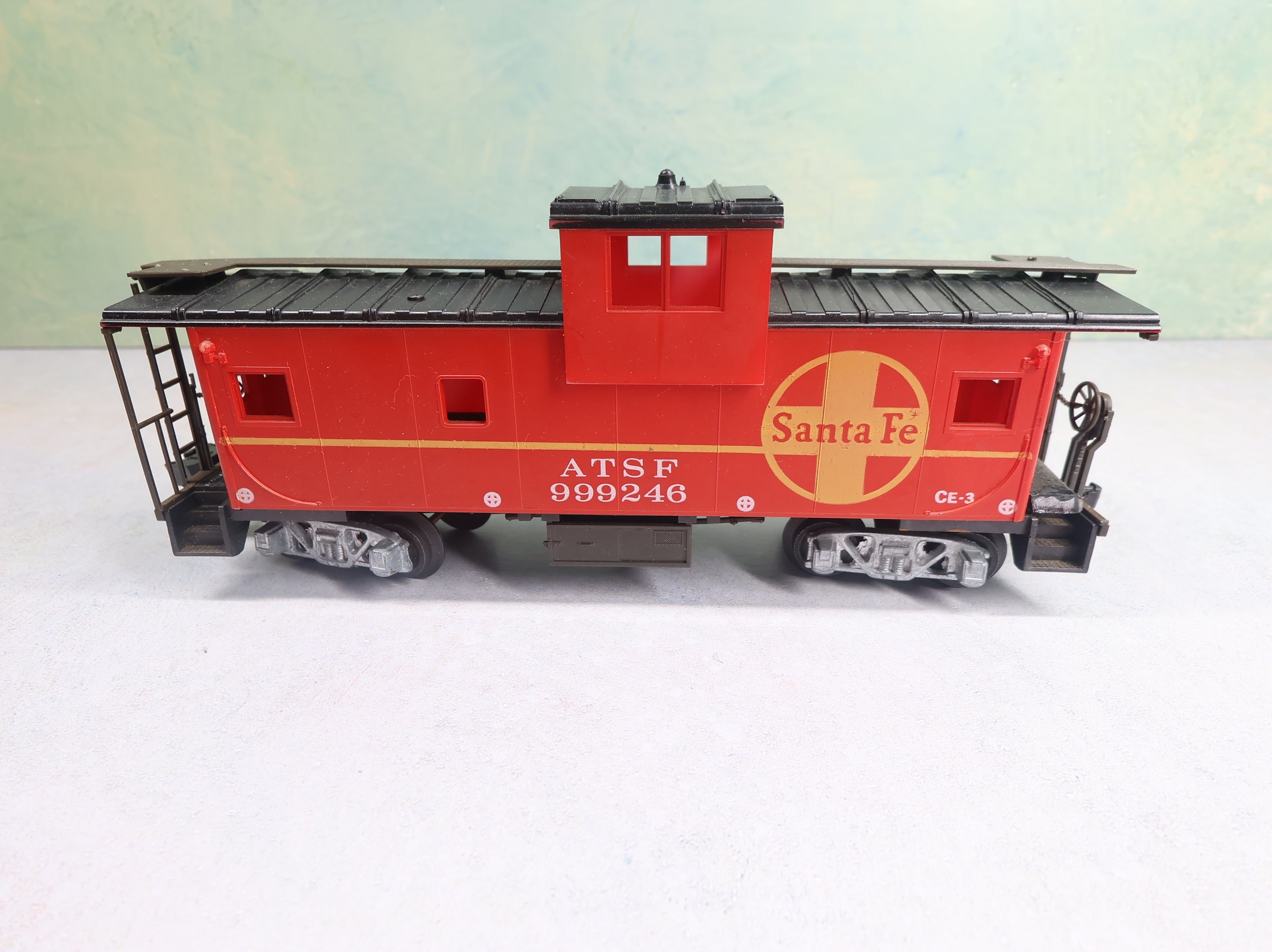 USED Atlas O Caboose Santa Fe ATSF #999246 Kadee Converter