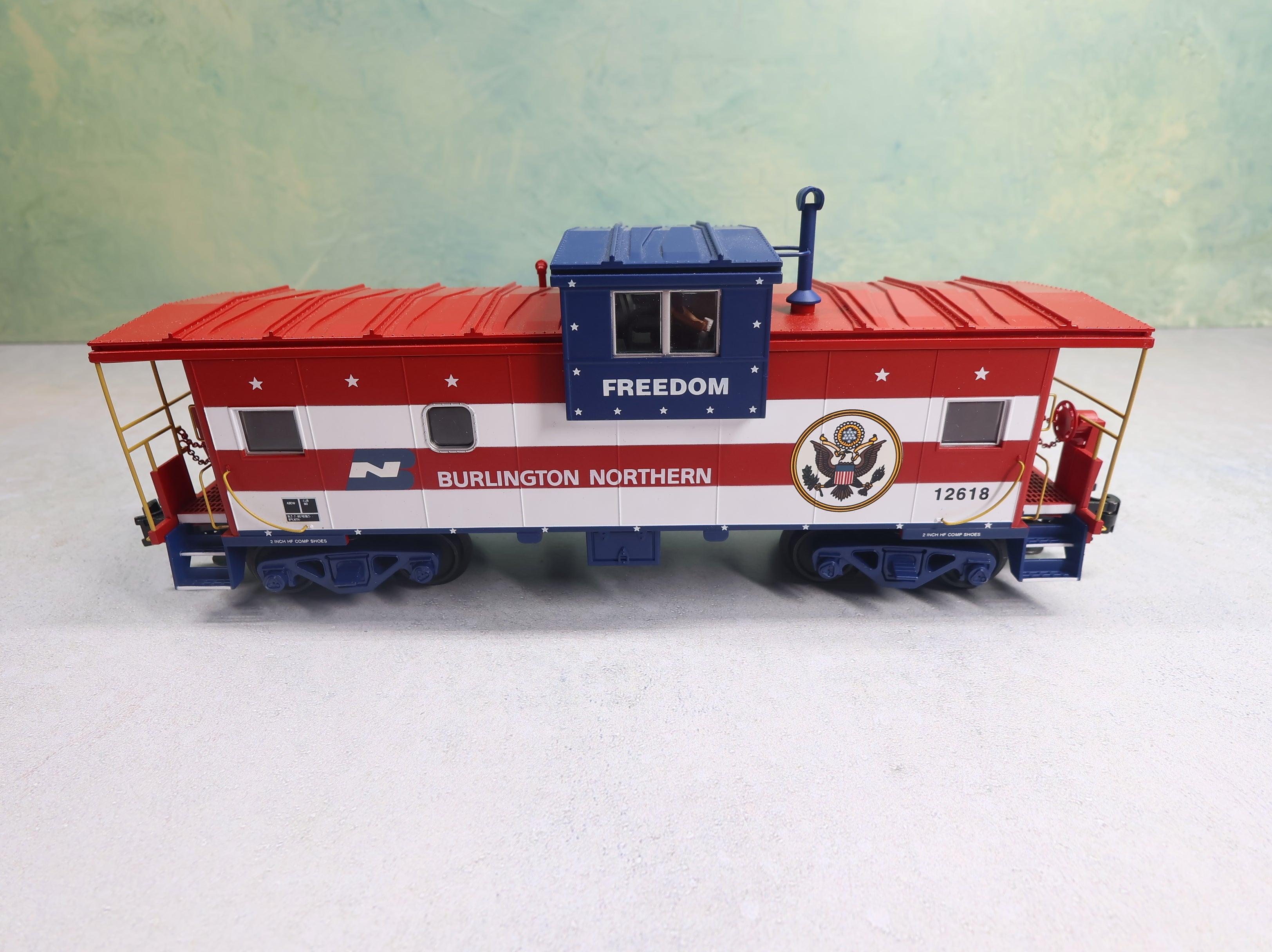 USED Atlas O Caboose Burlington Northern #12618 Freedom Scheme