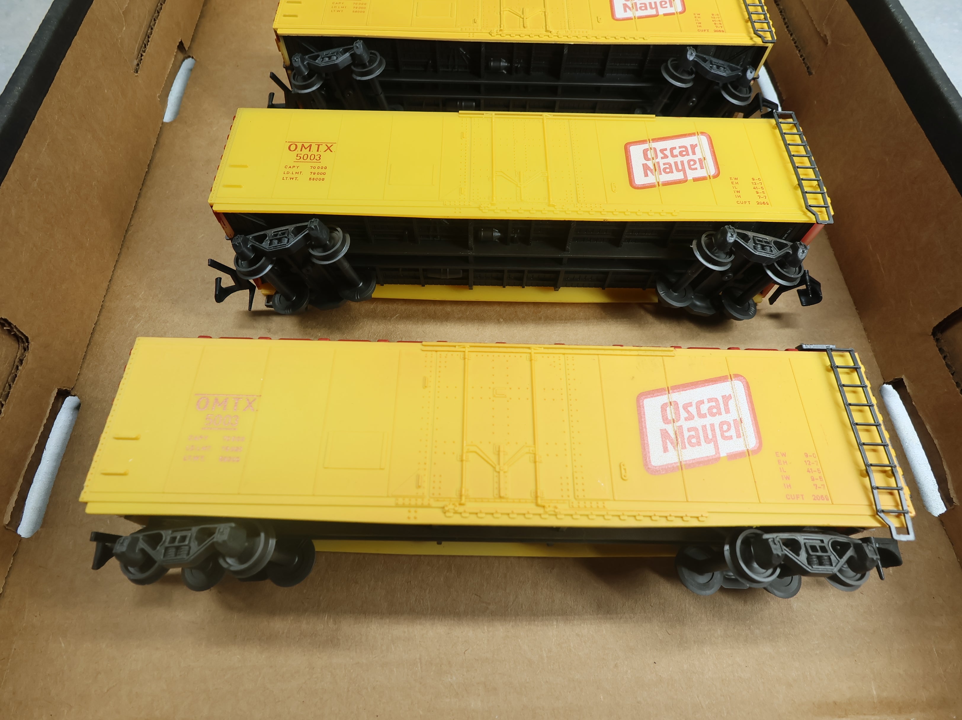 USED AHM O Box Car Oscar Mayer OMTX #5003 (3 pcs)