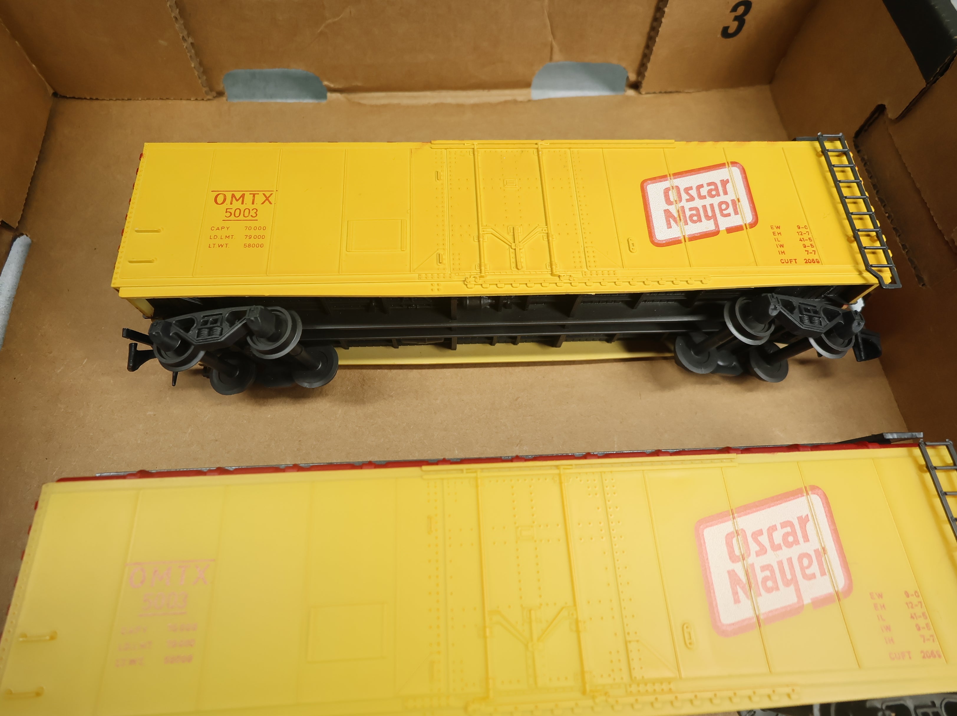 USED AHM O Box Car Oscar Mayer OMTX #5003 (3 pcs)