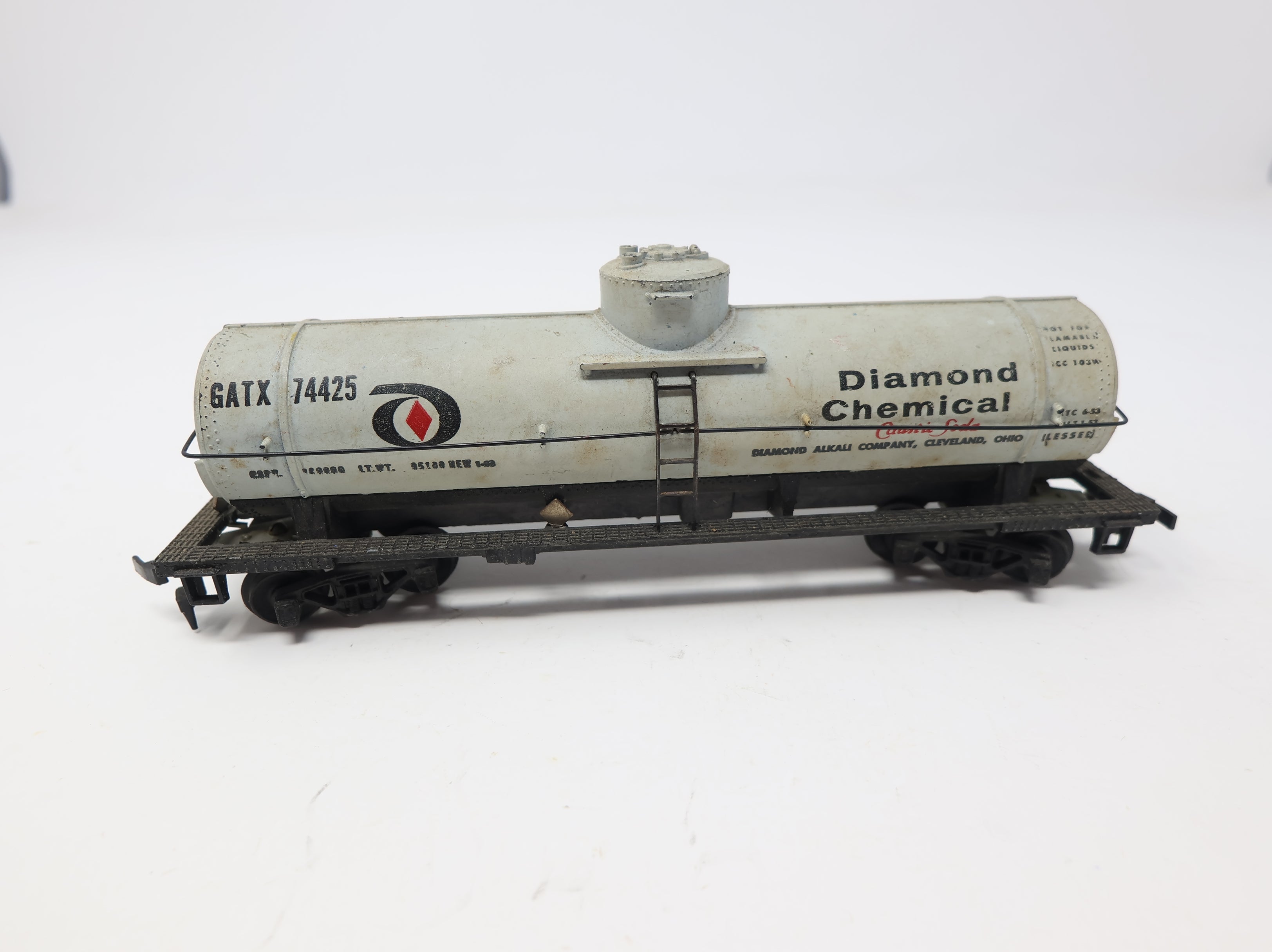 USED Mantua HO Scale Single Dome Tank Car Diamond Chemical GATX #74425