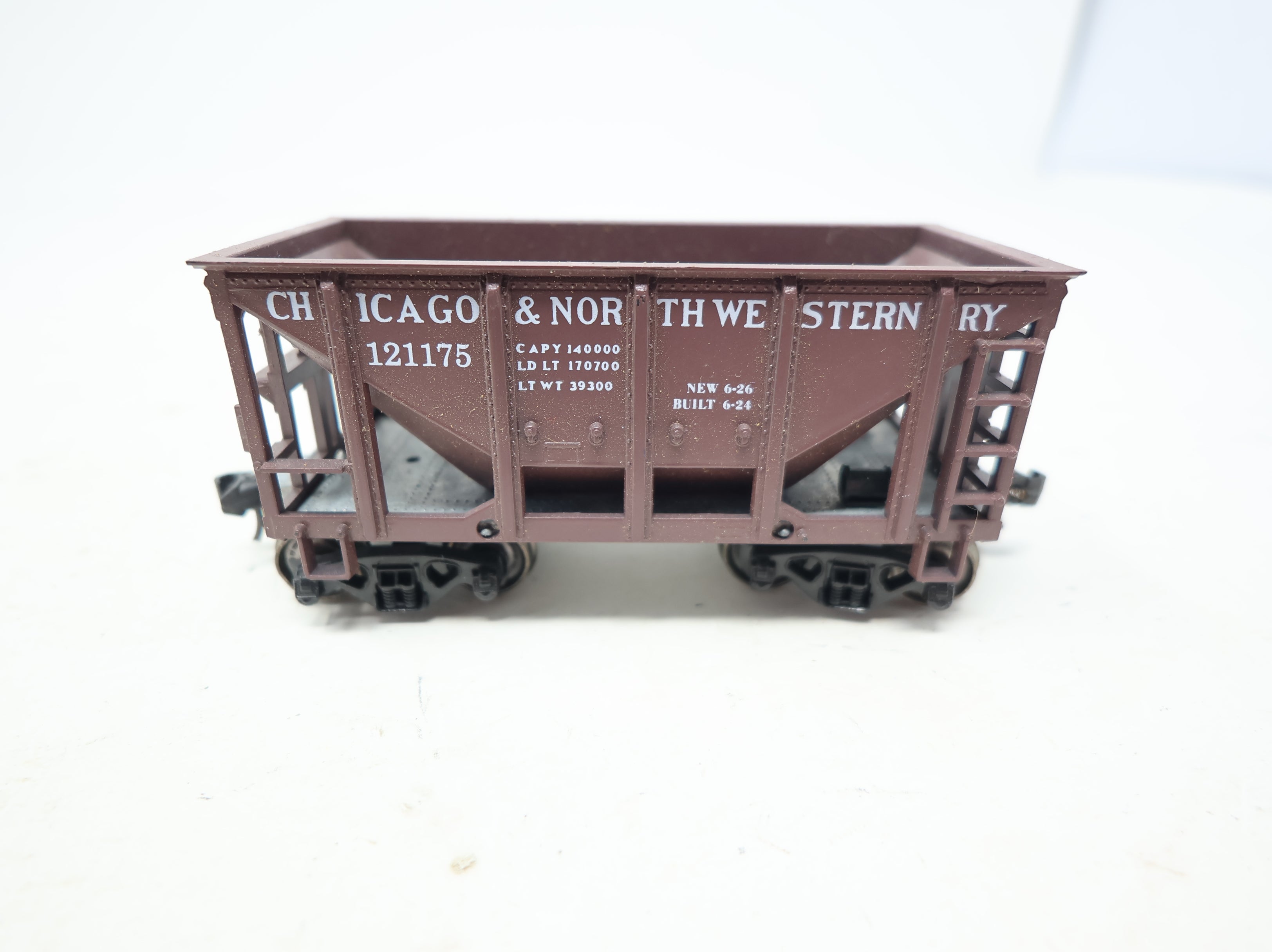 USED Roundhouse HO Scale Ore Car Chicago & North Western #121175