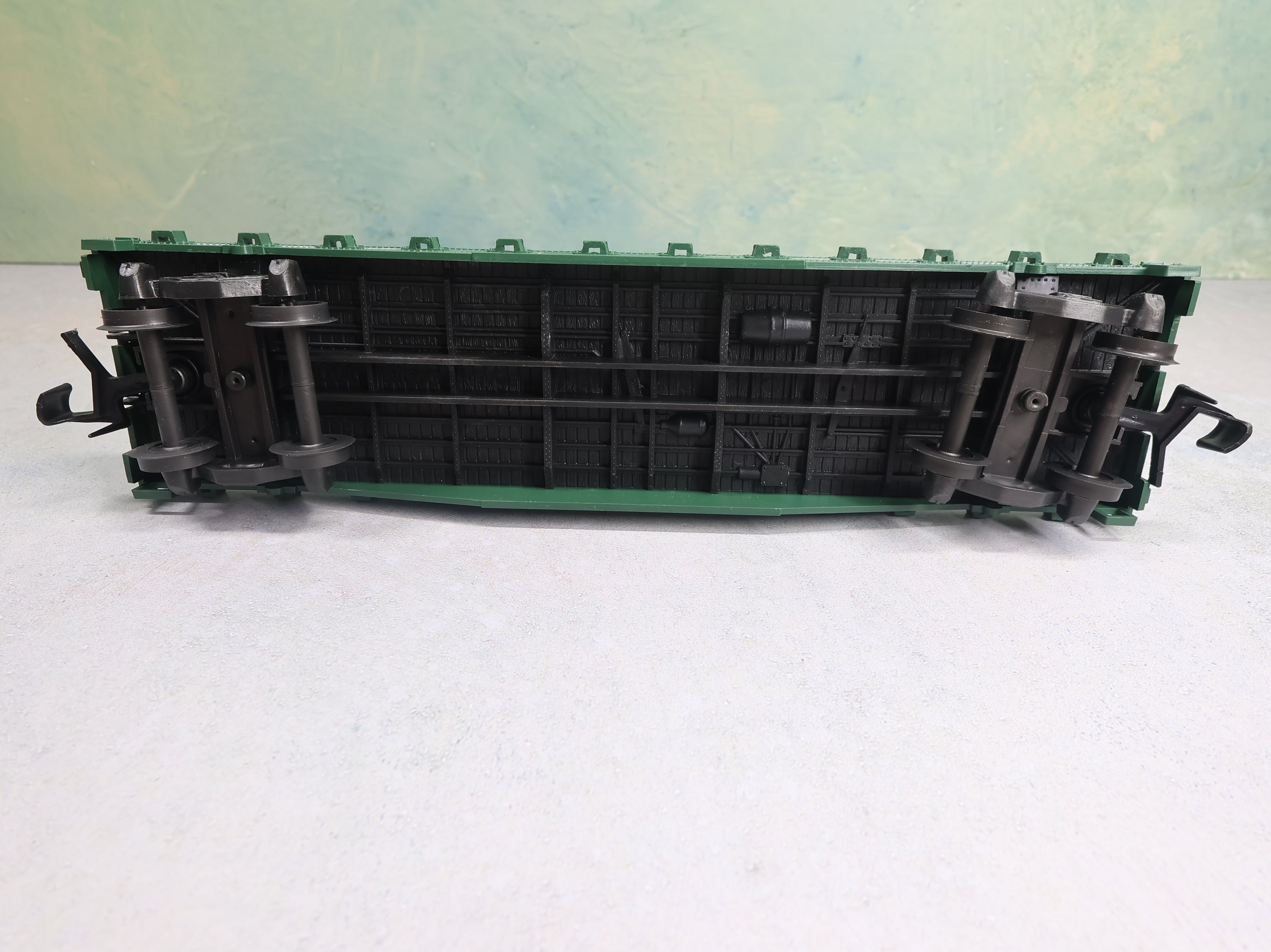 USED AHM O Flat Car w/ Crate Load Great Northern #42953 Chiquita