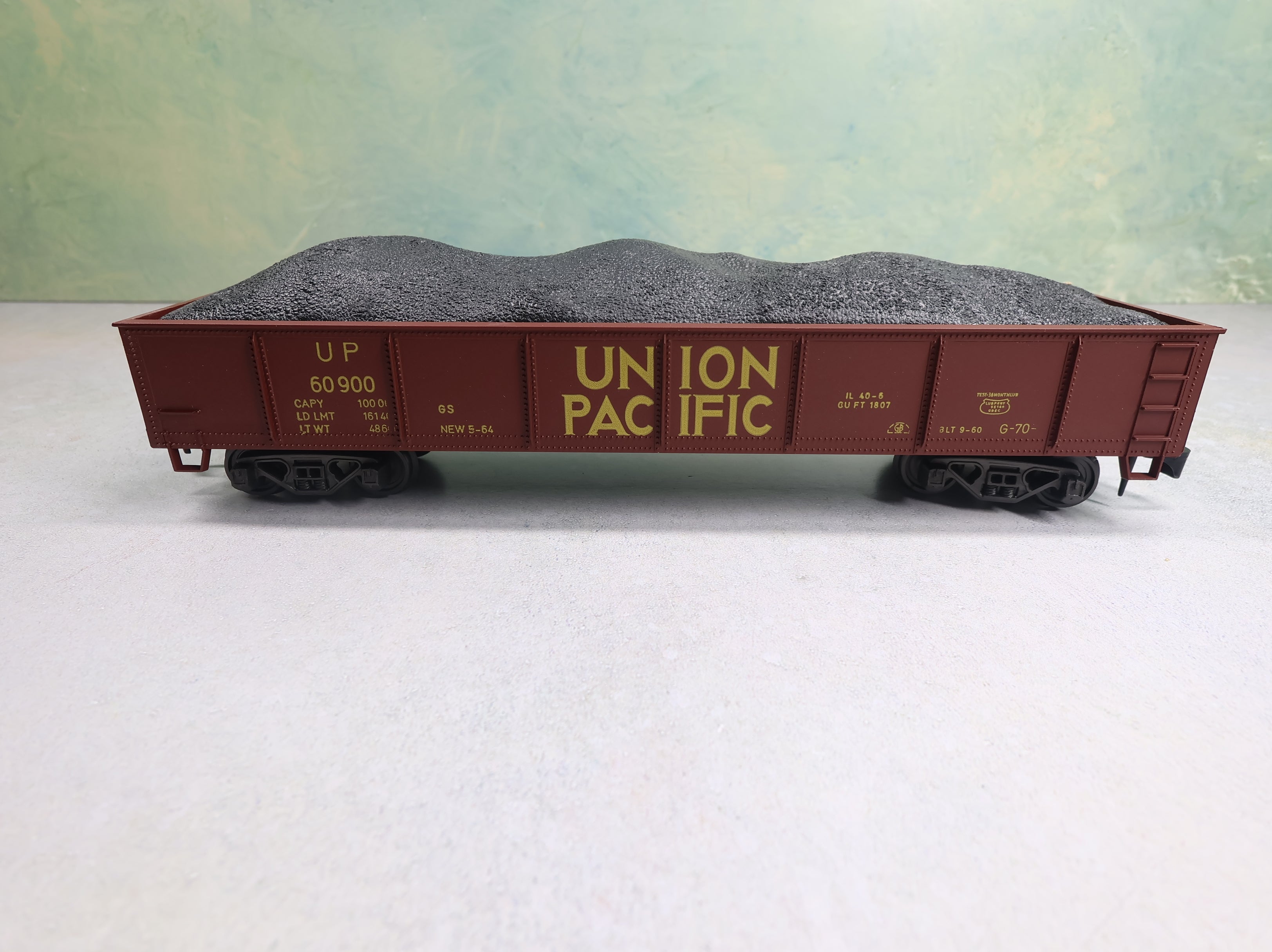 USED AHM O Gondola w/ Coal Load Union Pacific UP #60900