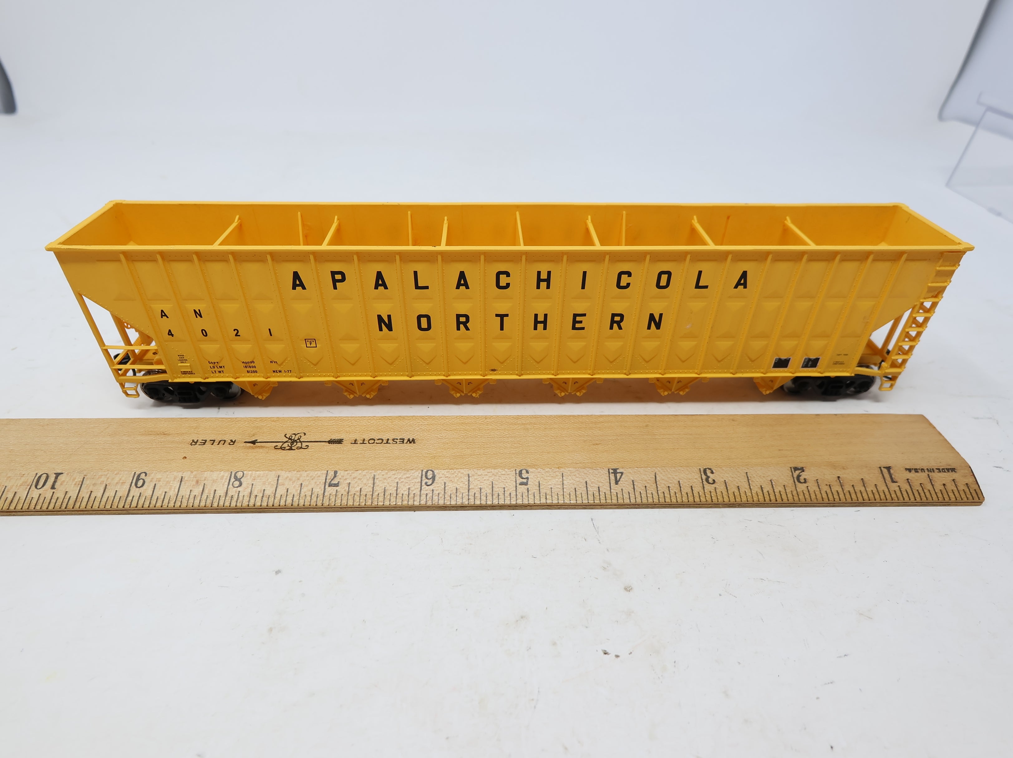 USED Walthers HO Scale Greenville 7,000 Cubit Foot Wood Chip Hopper Apalachicola Northern Railroad AN #4021