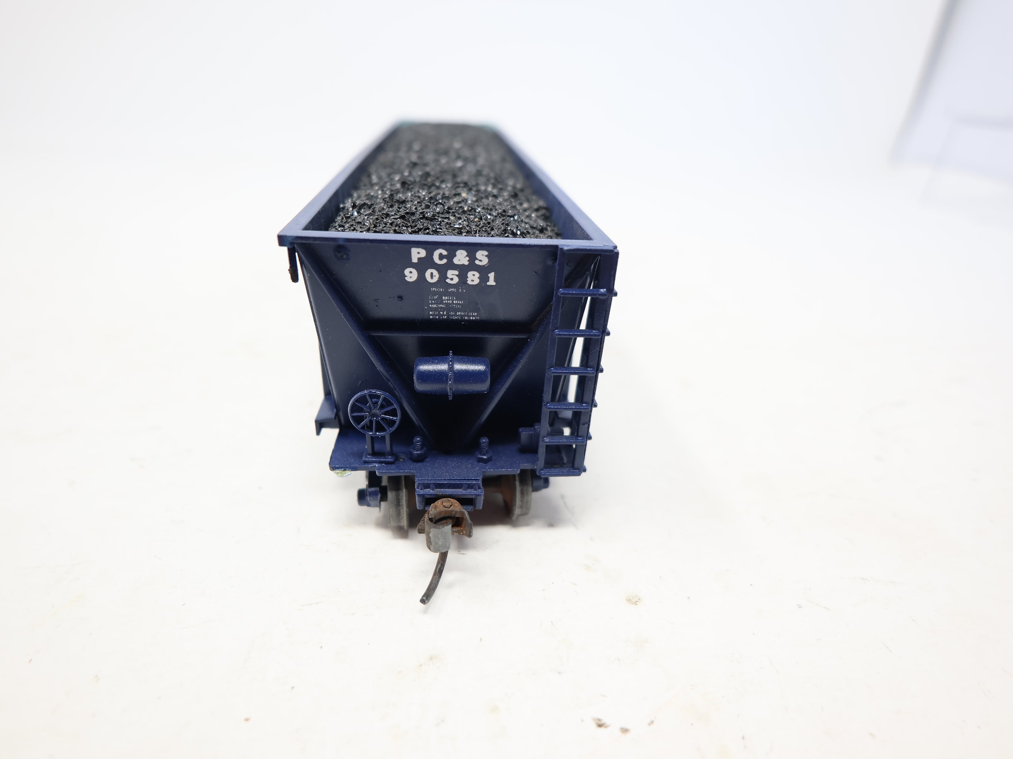 USED HO Scale Bathtub Gondola w/ coal load Pacific Coast PC&S #90581